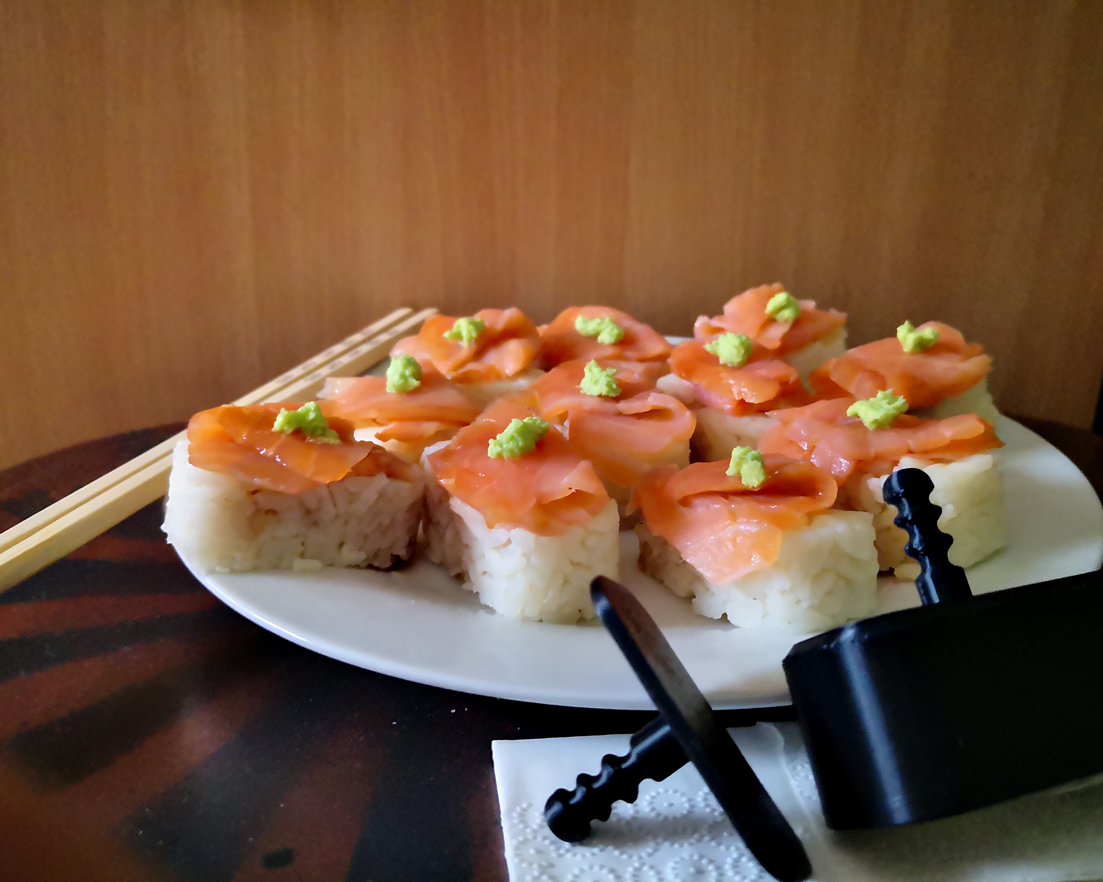 Sushi maker