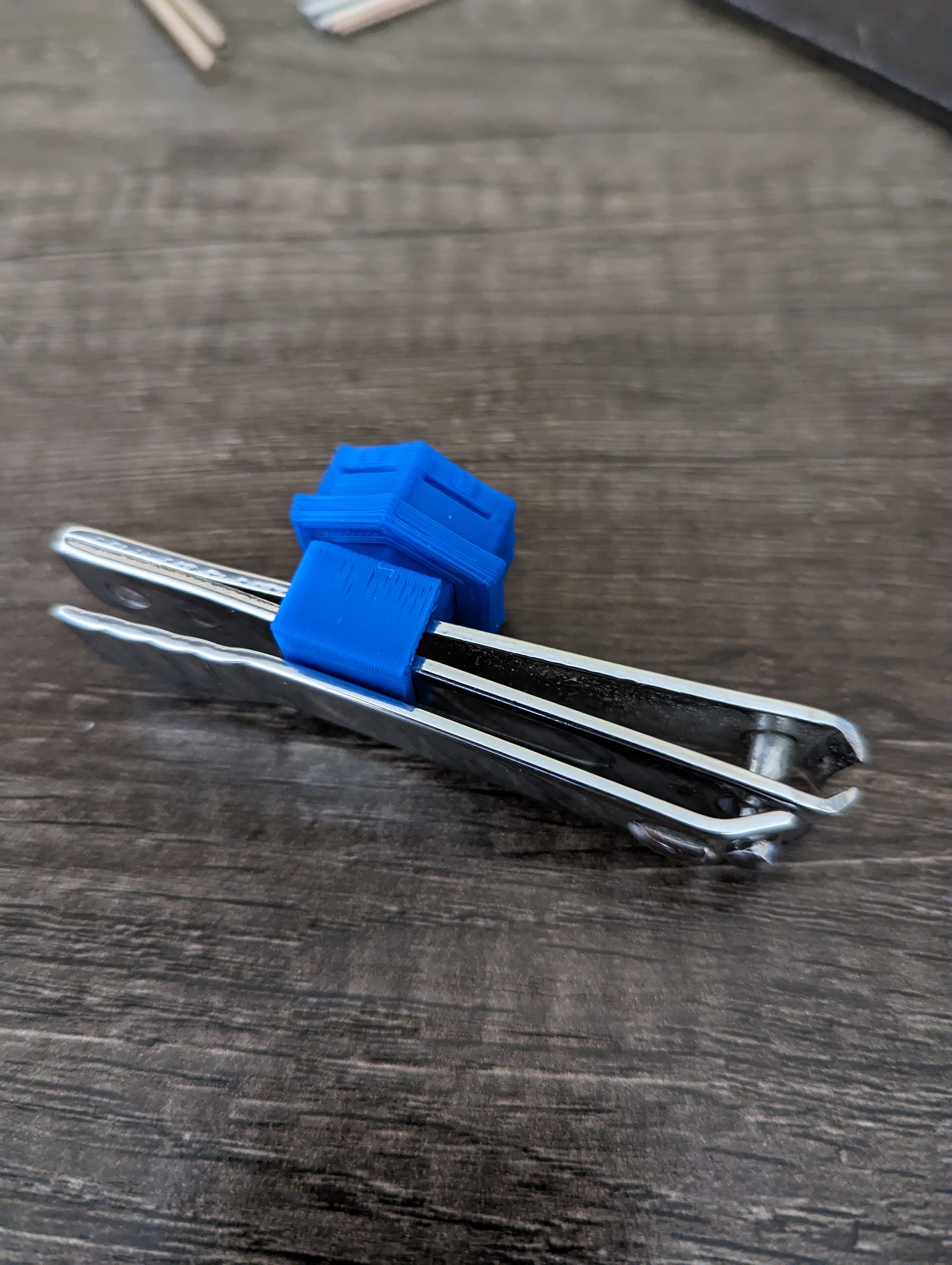 Honeycomb nail clipper holder