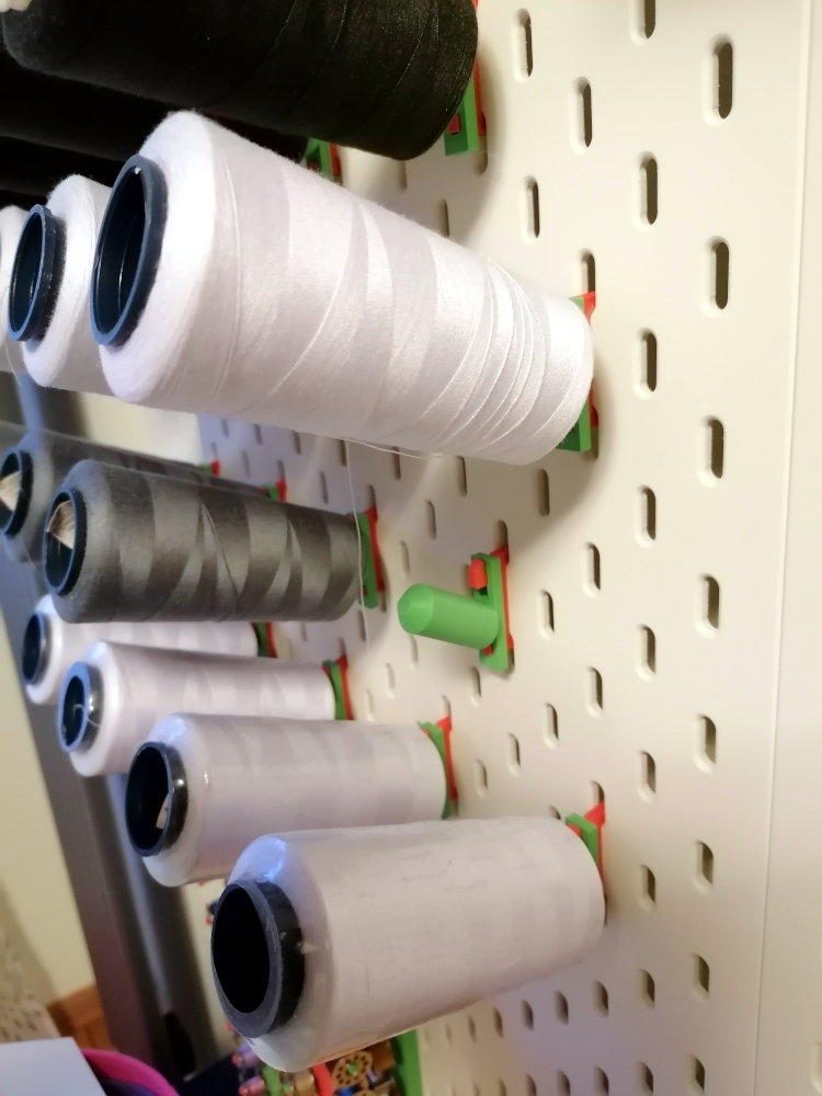 Skadis Overlock Yarn Holder
