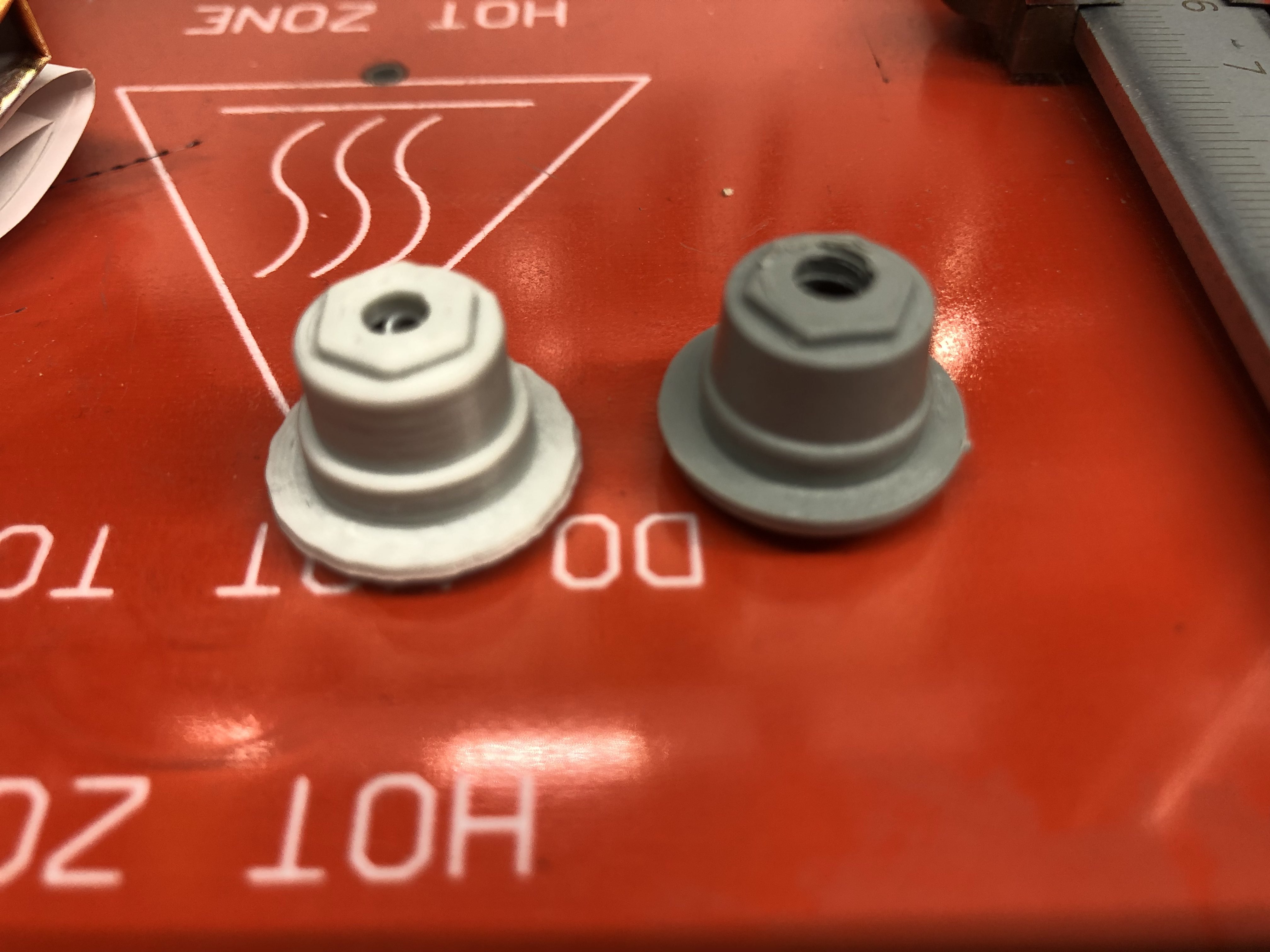 Pivot bearing for shoe cabinet \ Drehlager für Schuhschrank