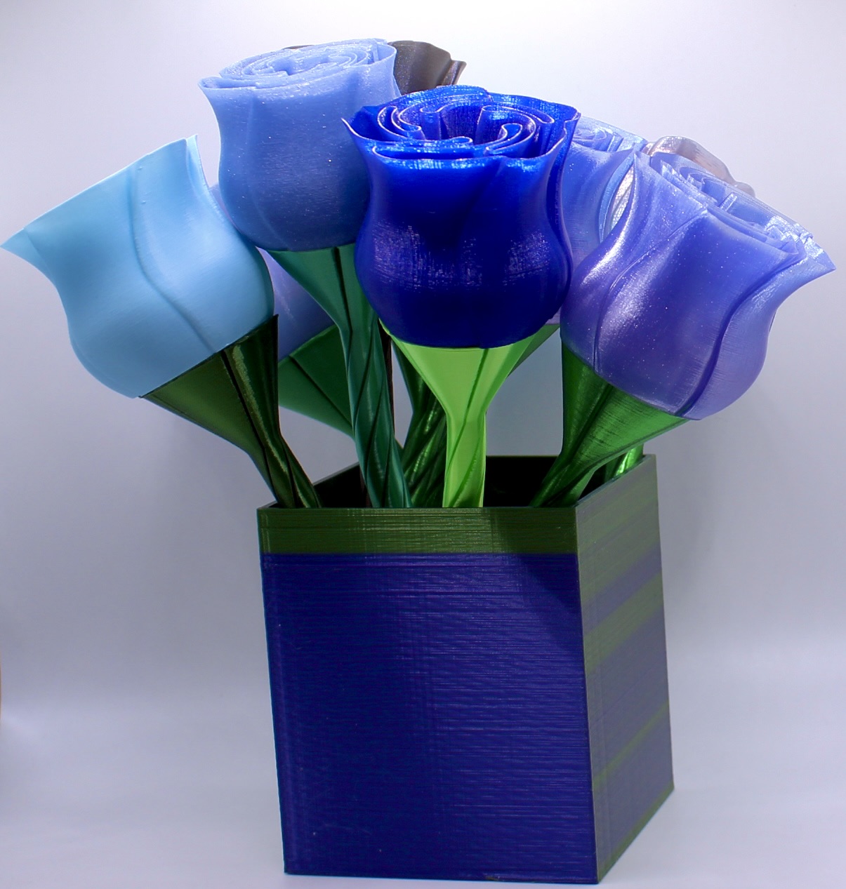 Miniatura 4 do modelo 3D Square-Shaped Vase/Holder
