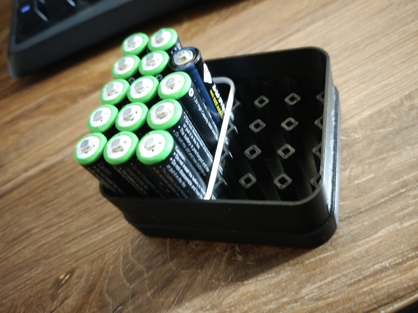 Storagebox for recharchable Batteries (AA & AAA)