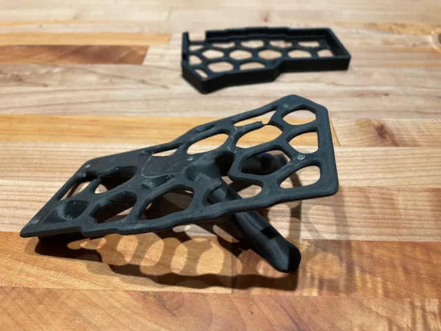Corne V3 Case with Tented Magnetic Stand
