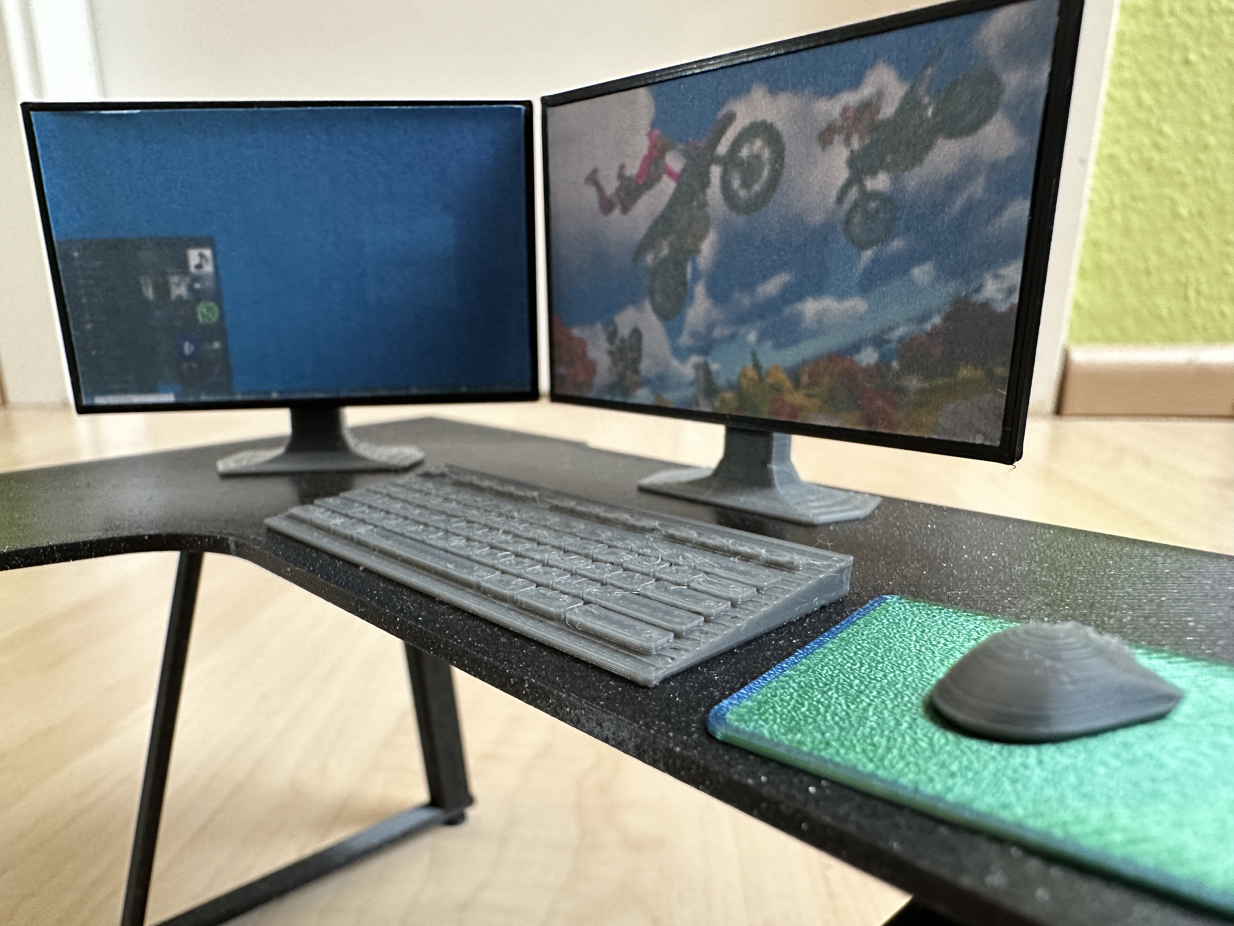 Gaming Schreibtisch by togeis Download free STL model