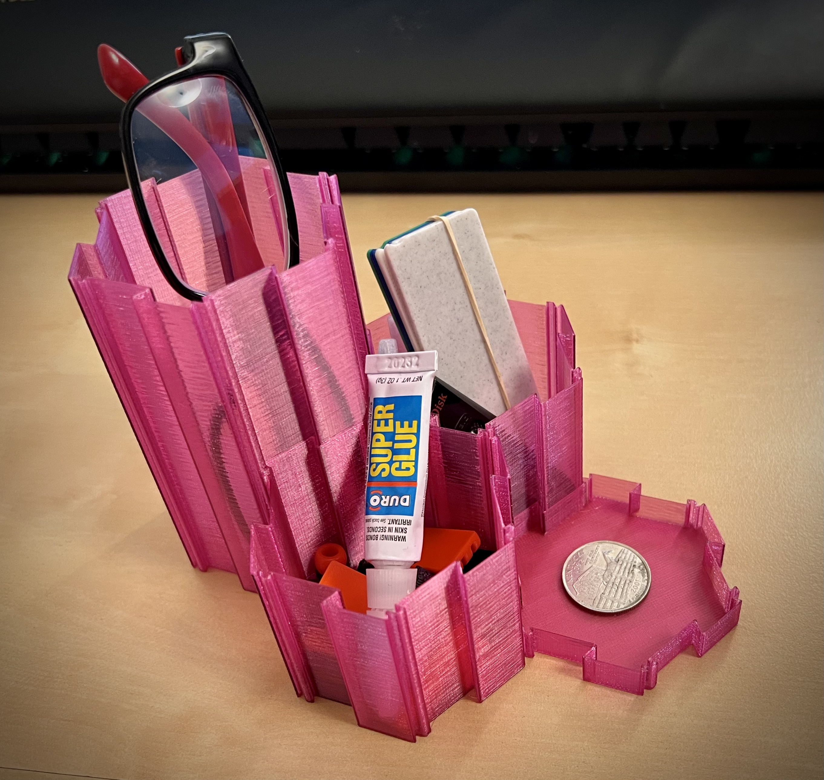 EDC trays for pen, glasses, cards, etc. Parameterized, modular, locking, optional vase mode!