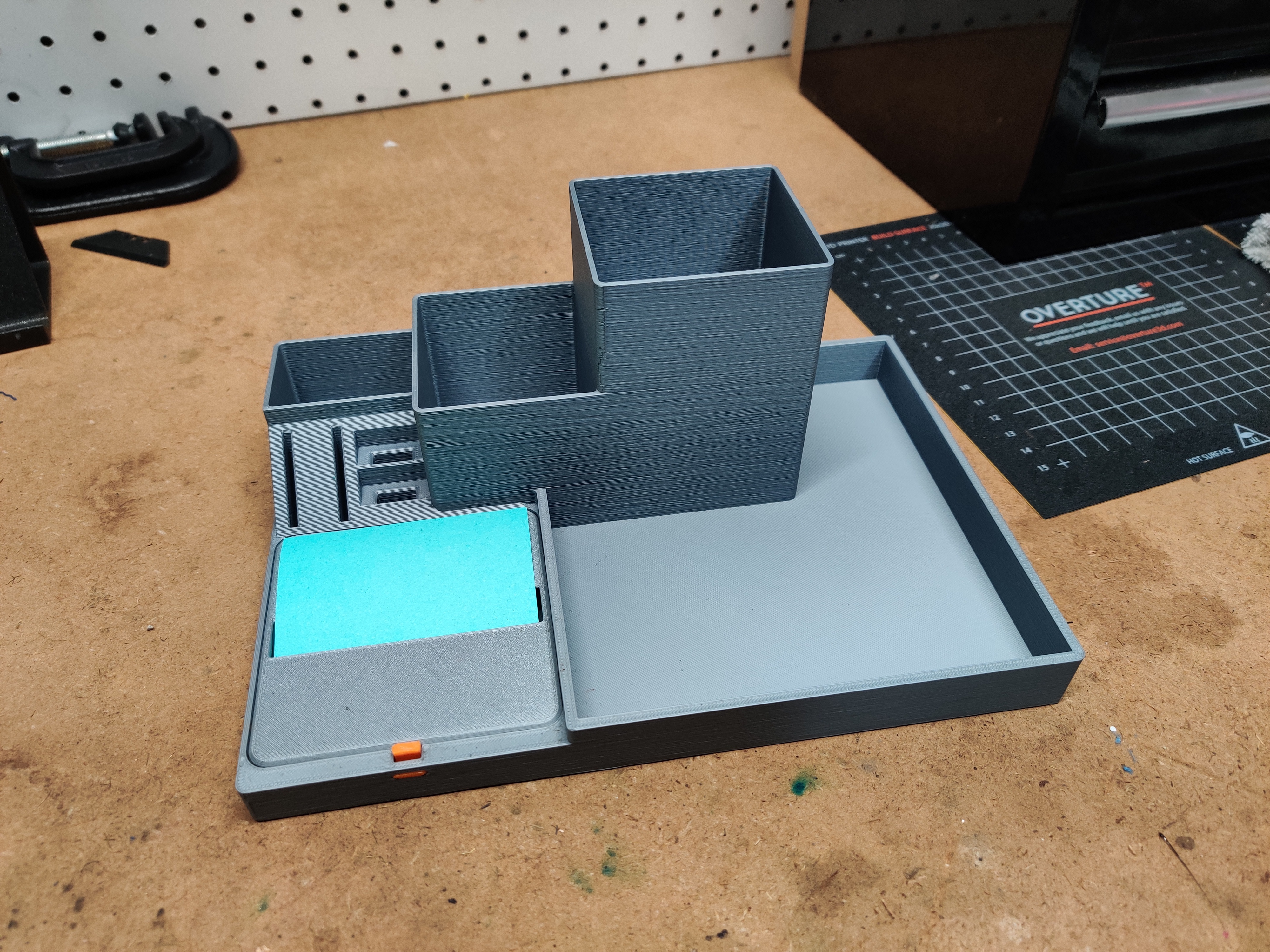 Desk Organizer w/ Post-it Note Dispenser