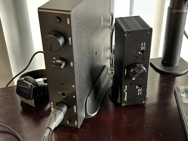 DROP + THX AAA 789 headphone amp - Vertical Stand