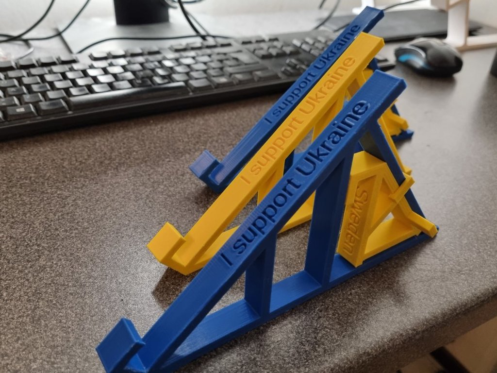 Ukraine laptop stand