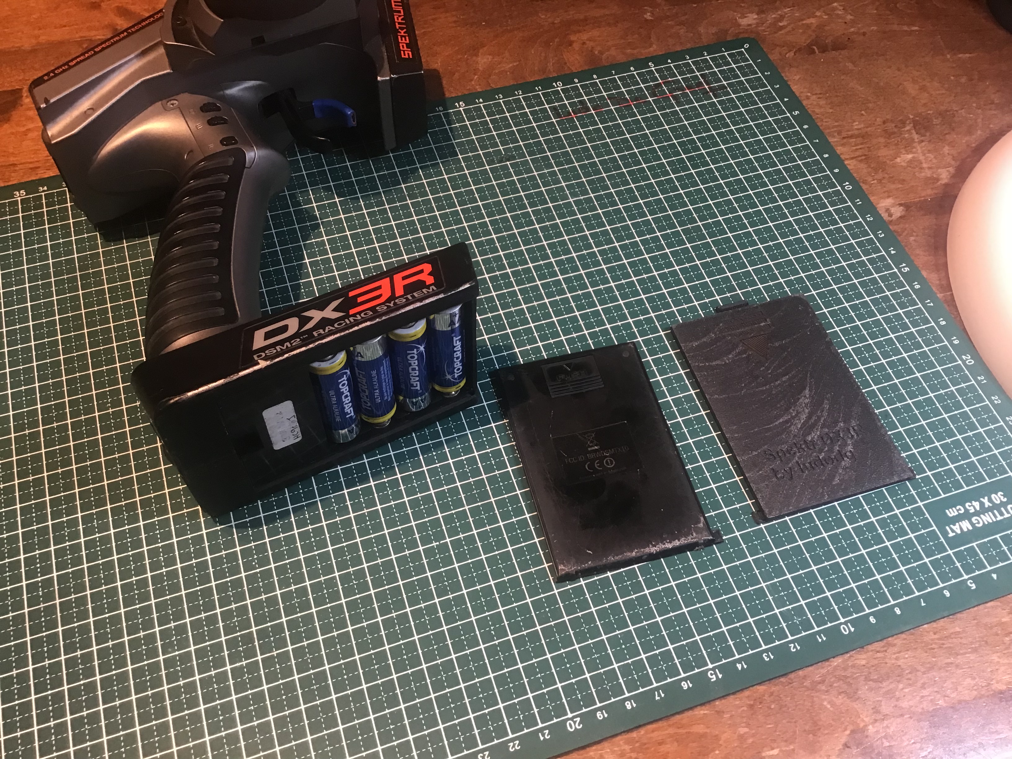 Spektrum DX3R battery door by ludodg Download free STL model