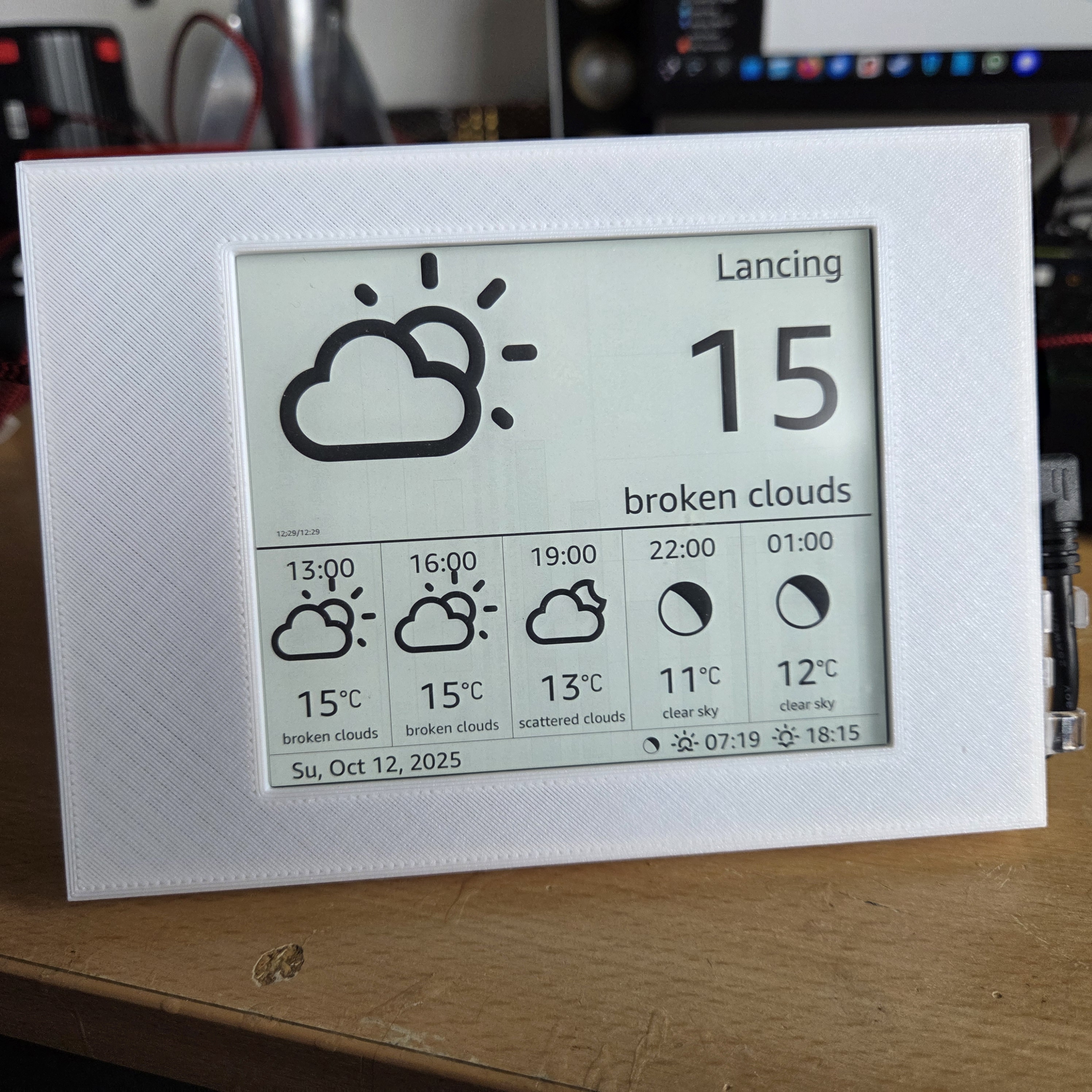 Weather display frame for Kindle Voyage 7th gen