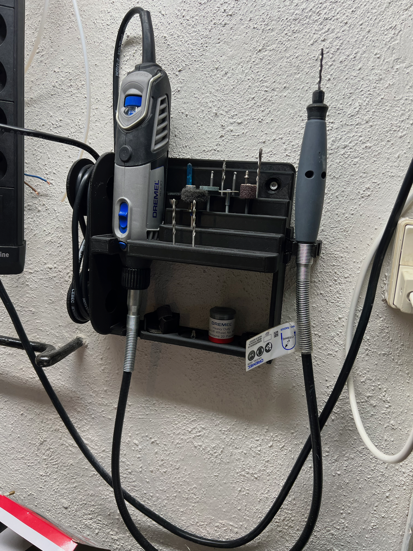 Miniatura 4 do modelo 3D Dremel Tool Rack