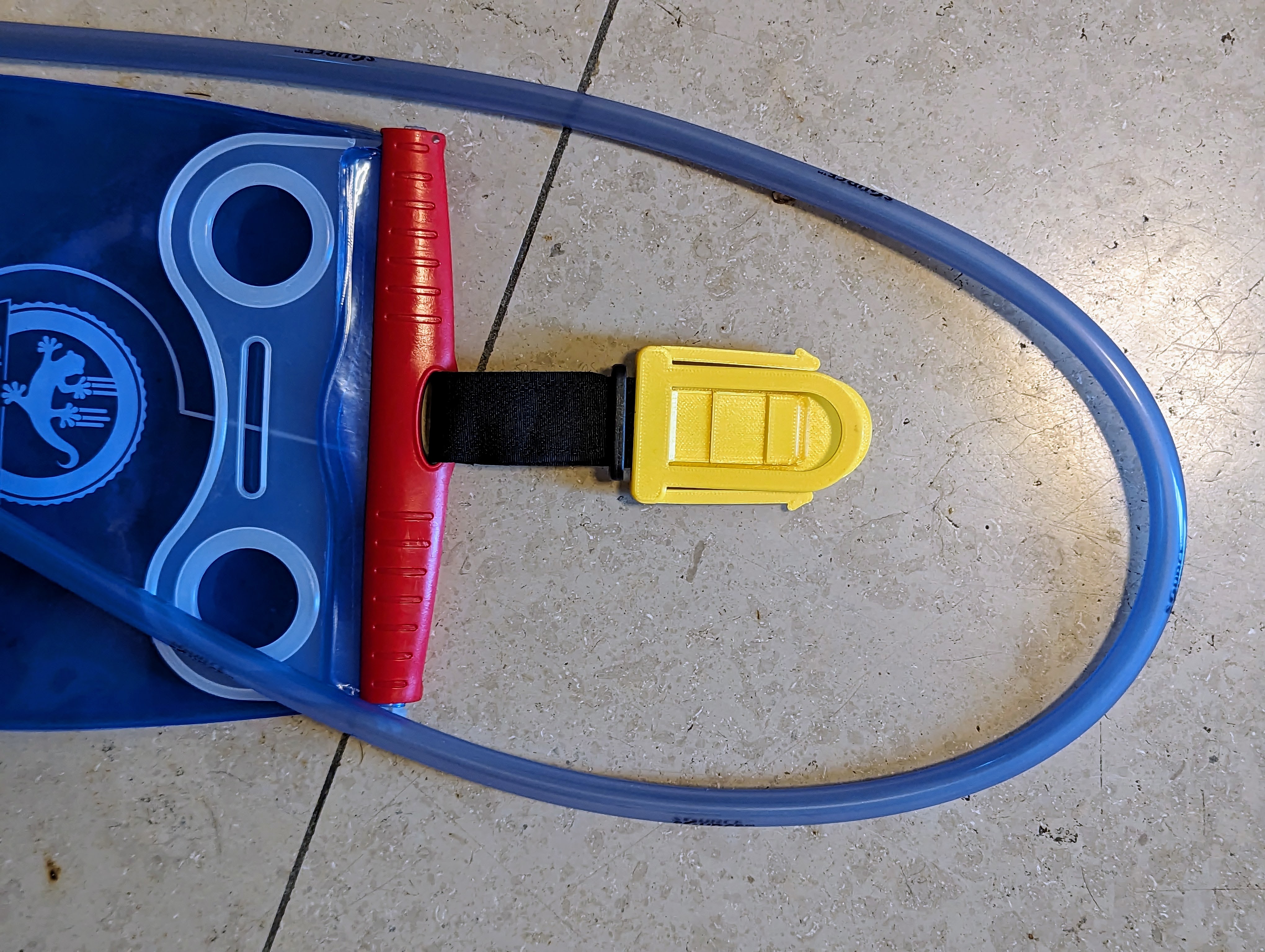 Hidration system holder for Deuter children's backpack