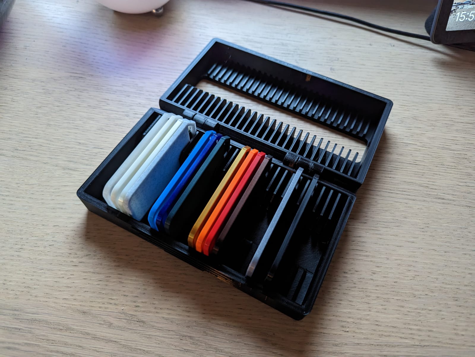 Filament sample box