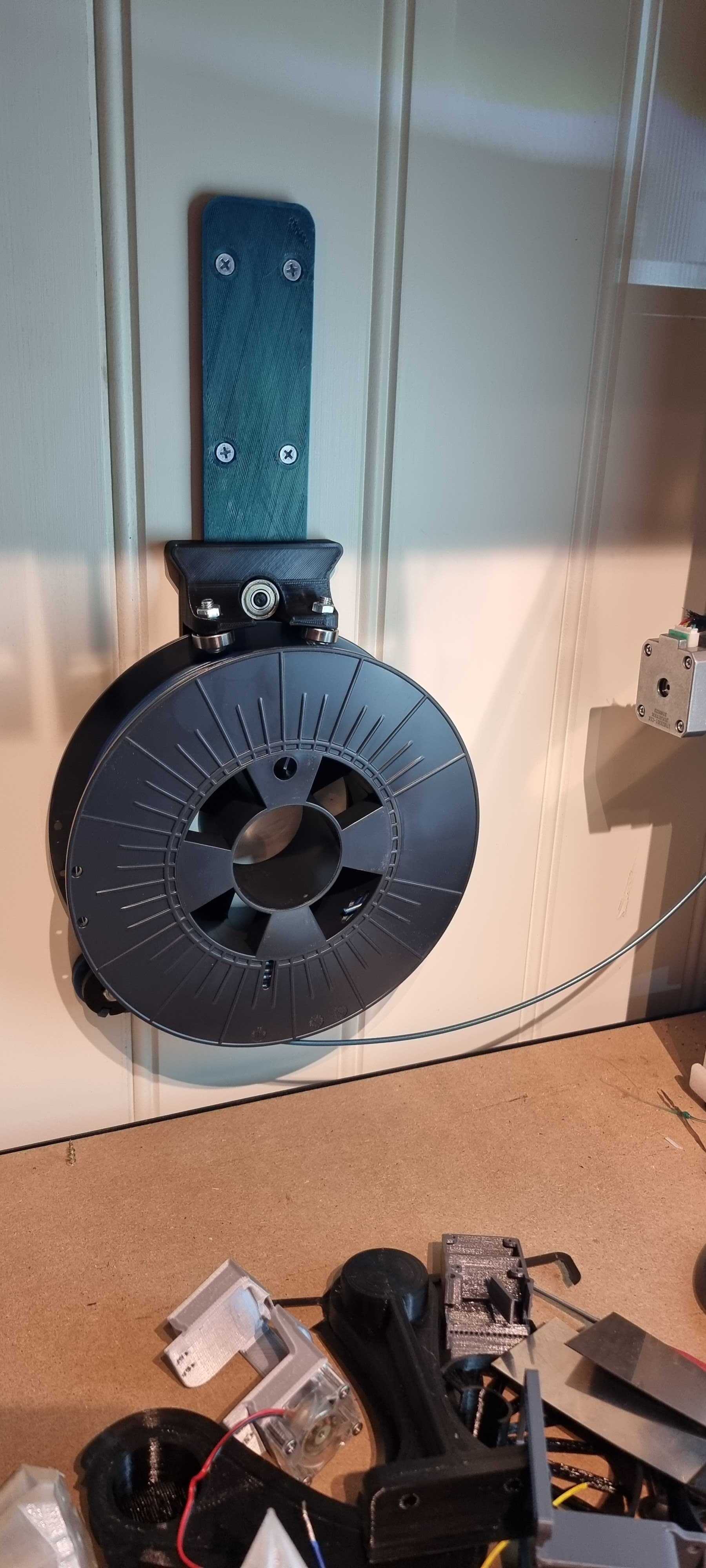 Miniatura 2 do modelo 3D Low profile spool holder