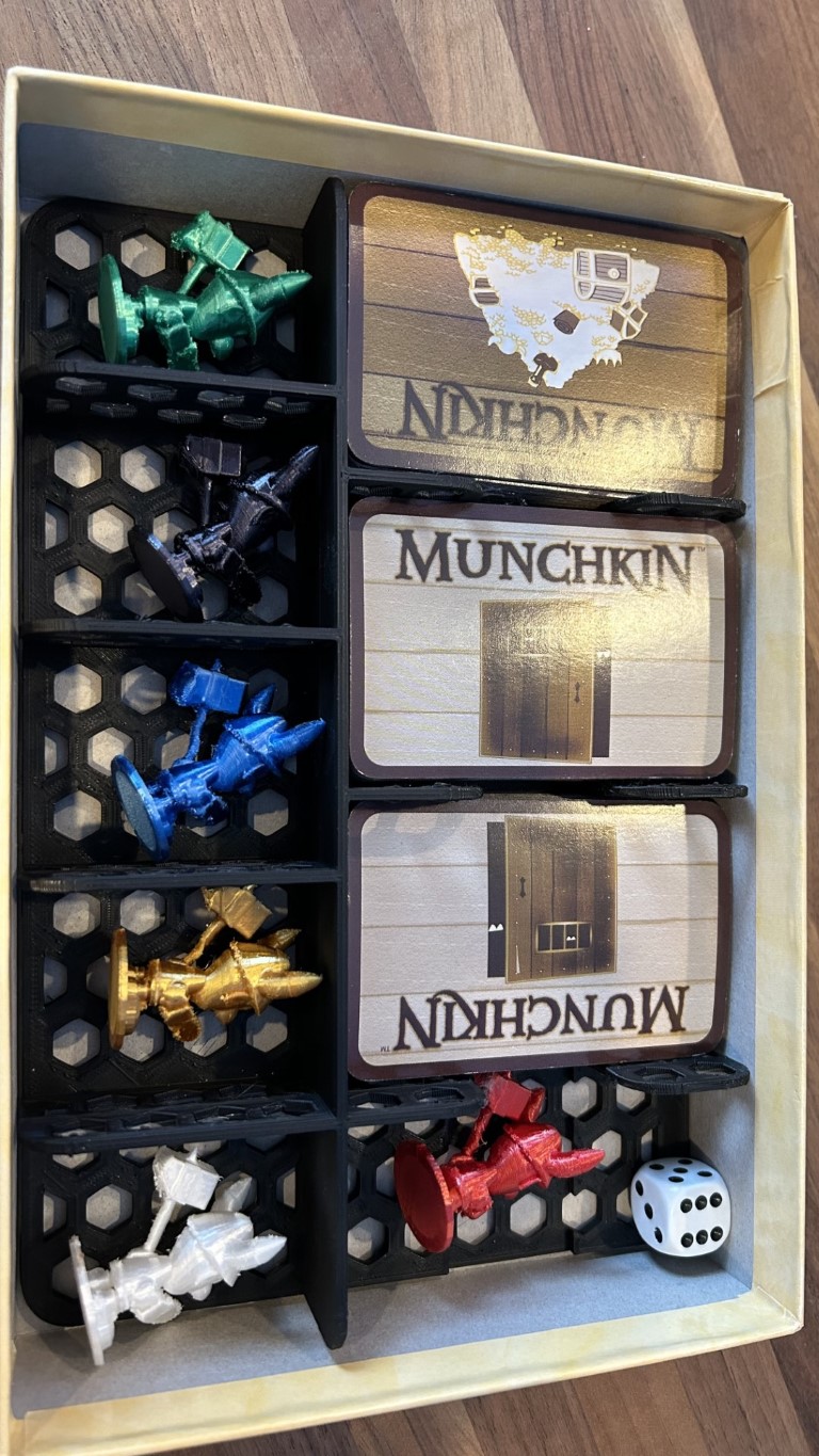 Miniatura 5 do modelo 3D Munchkin Insert for Base Game