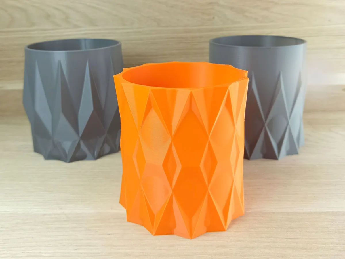 Flower Pot - Spikes x4 by GreenCopper | Download free STL model ...