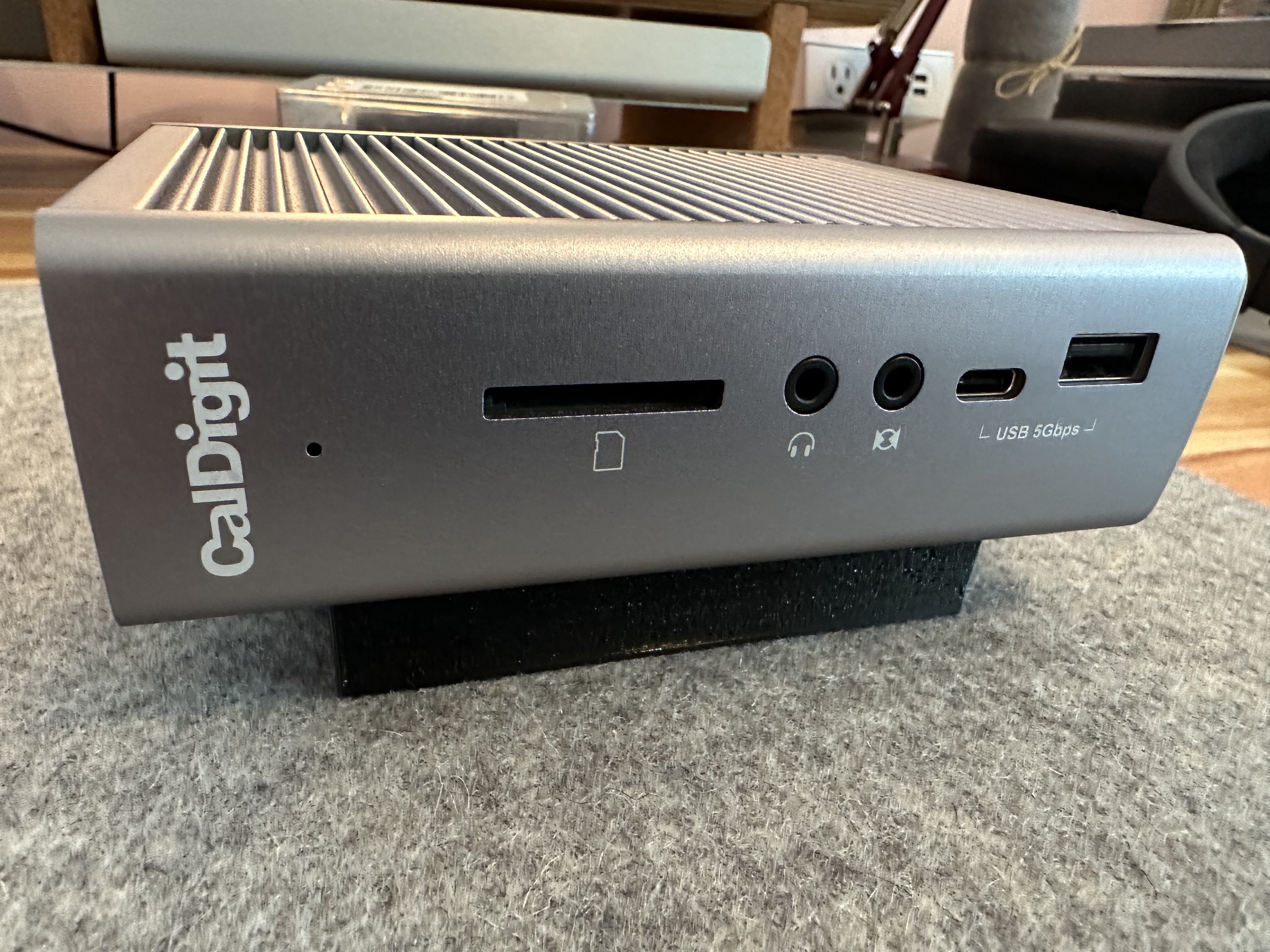 Riser for Caldigit TS3 Plus