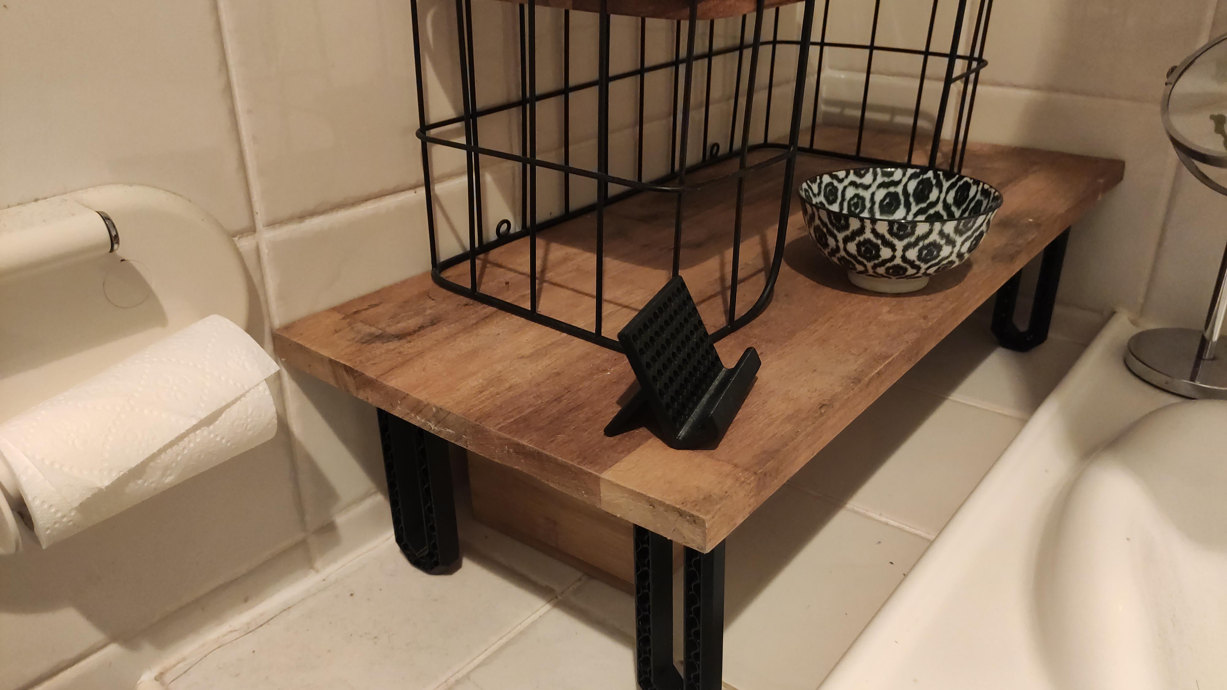 Small table legs