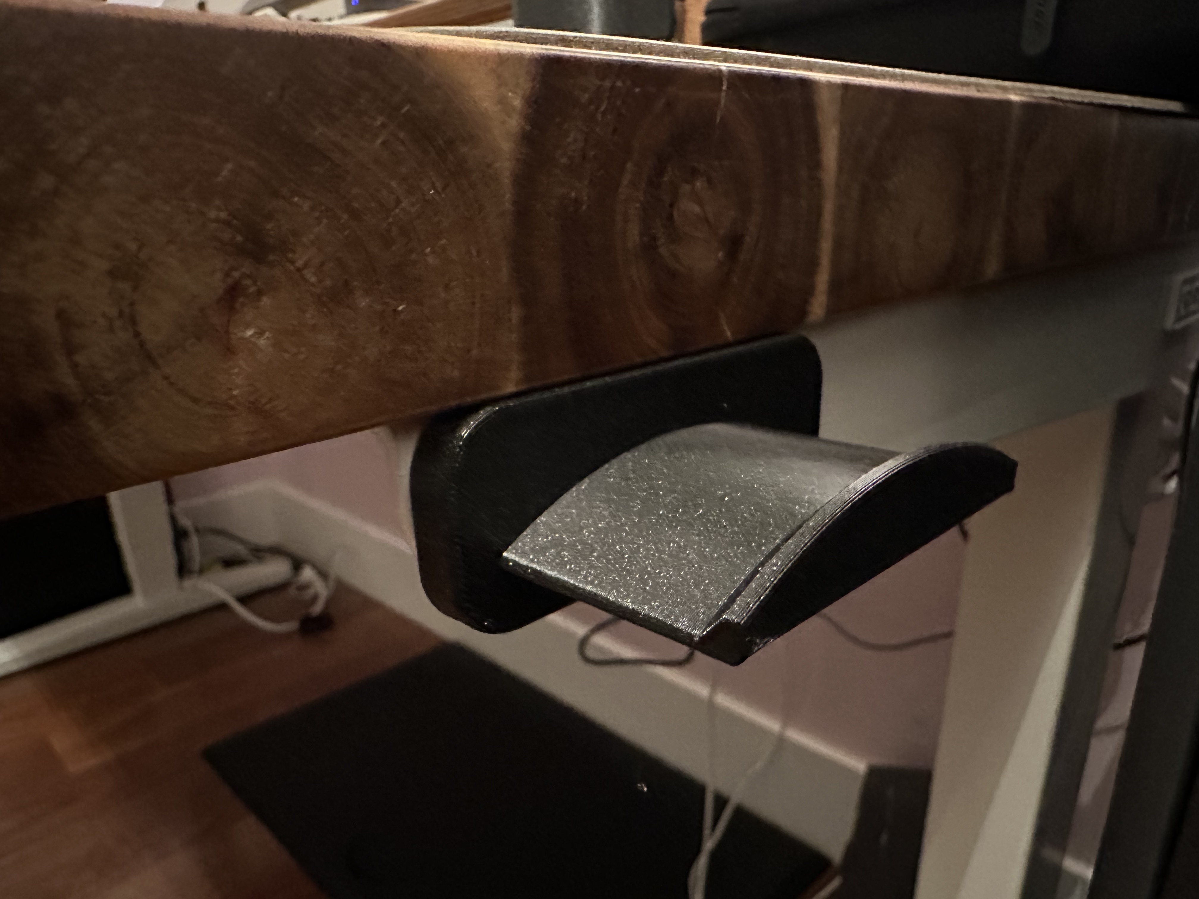 Magnetic headphone mount for Uplift desks and Bose headphones