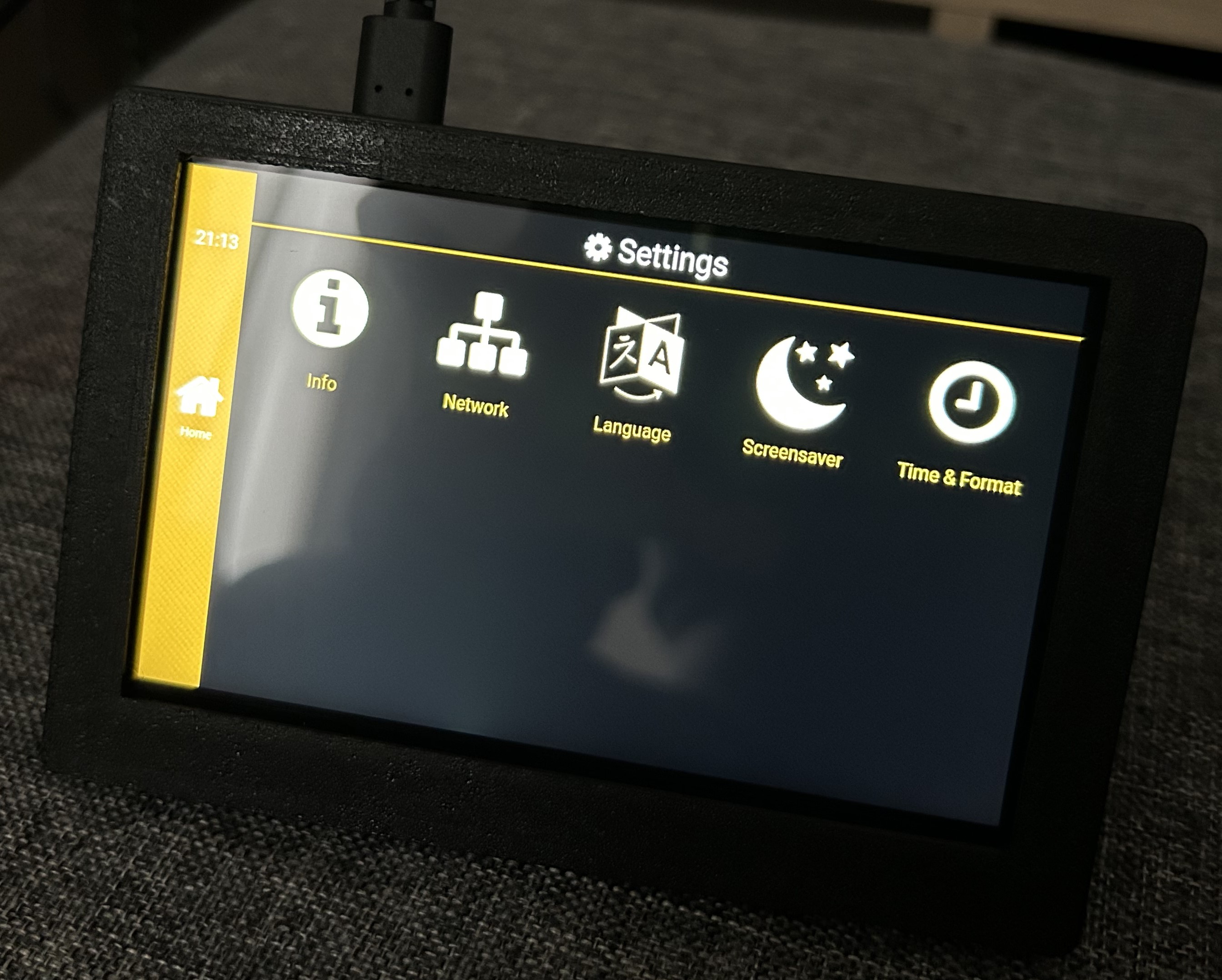 Pi 4B 5" Touchscreen Case with stand