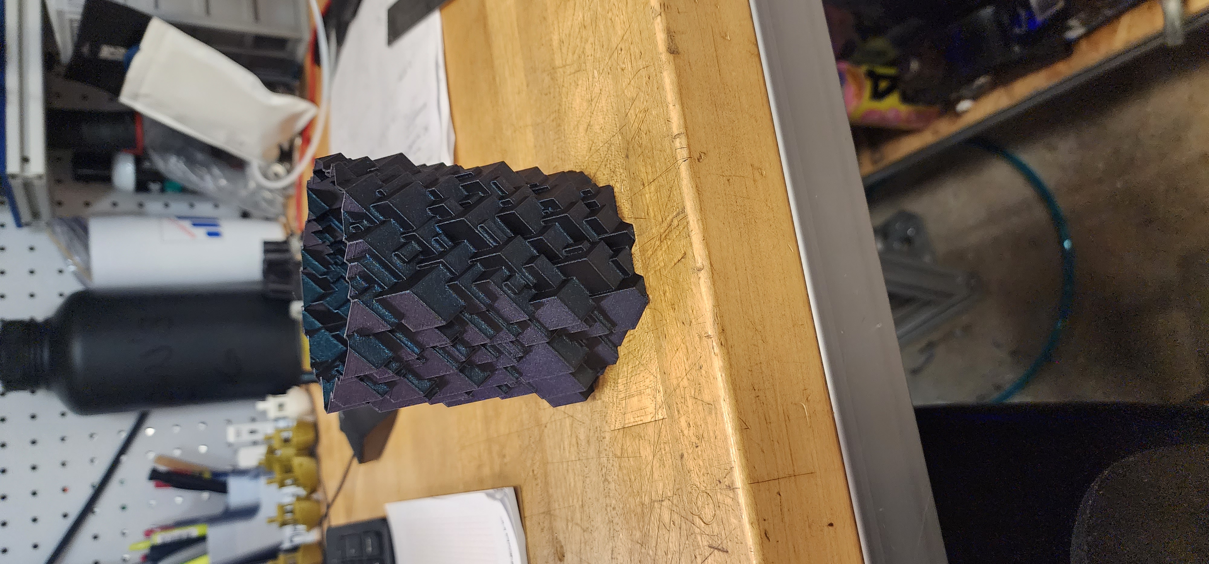 Glitch pen cup
