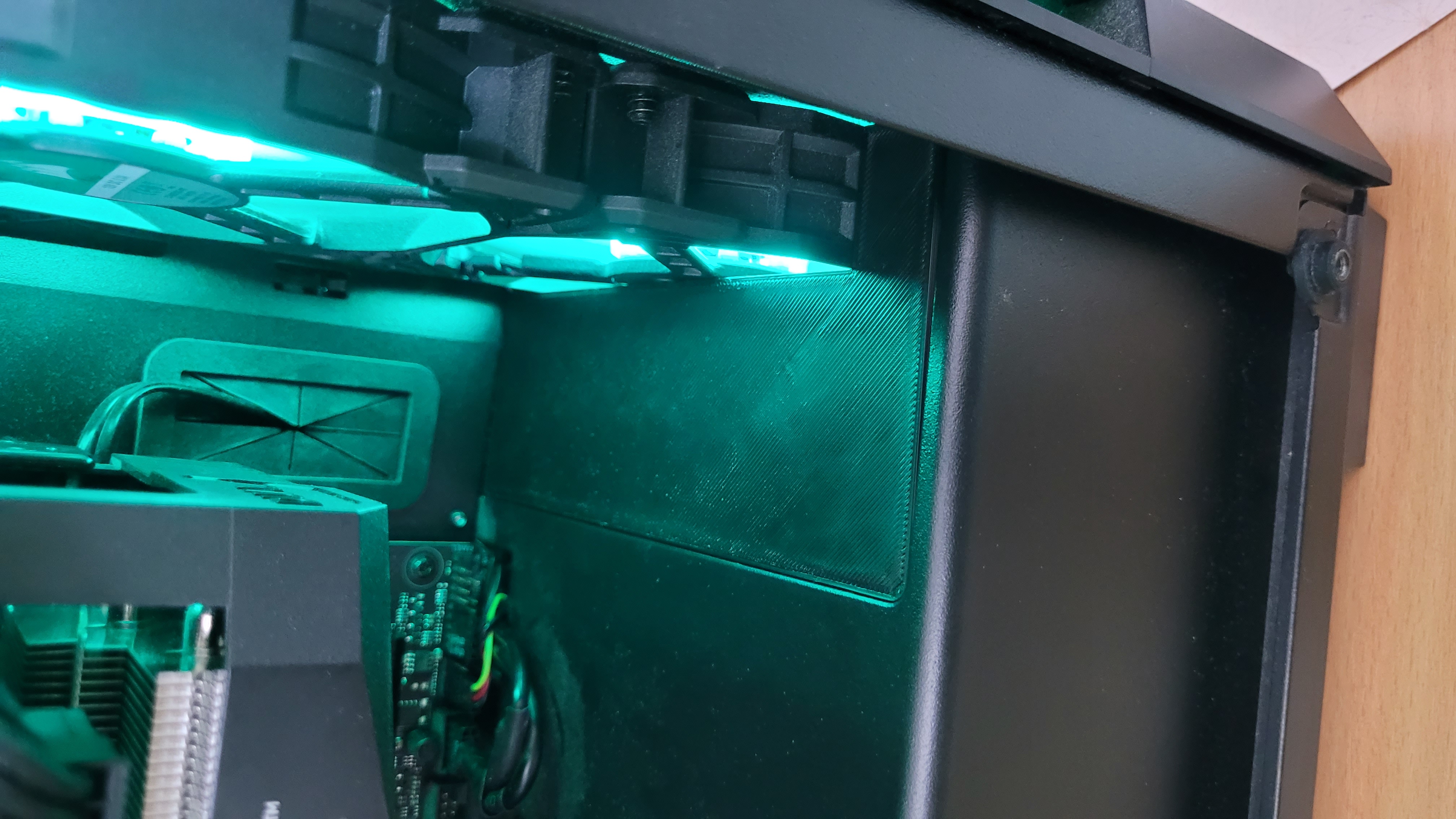 Corsair 220t cable cover