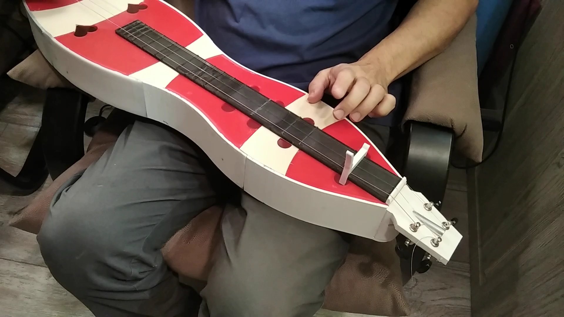 Playable Acoustic Duclimer with capo.