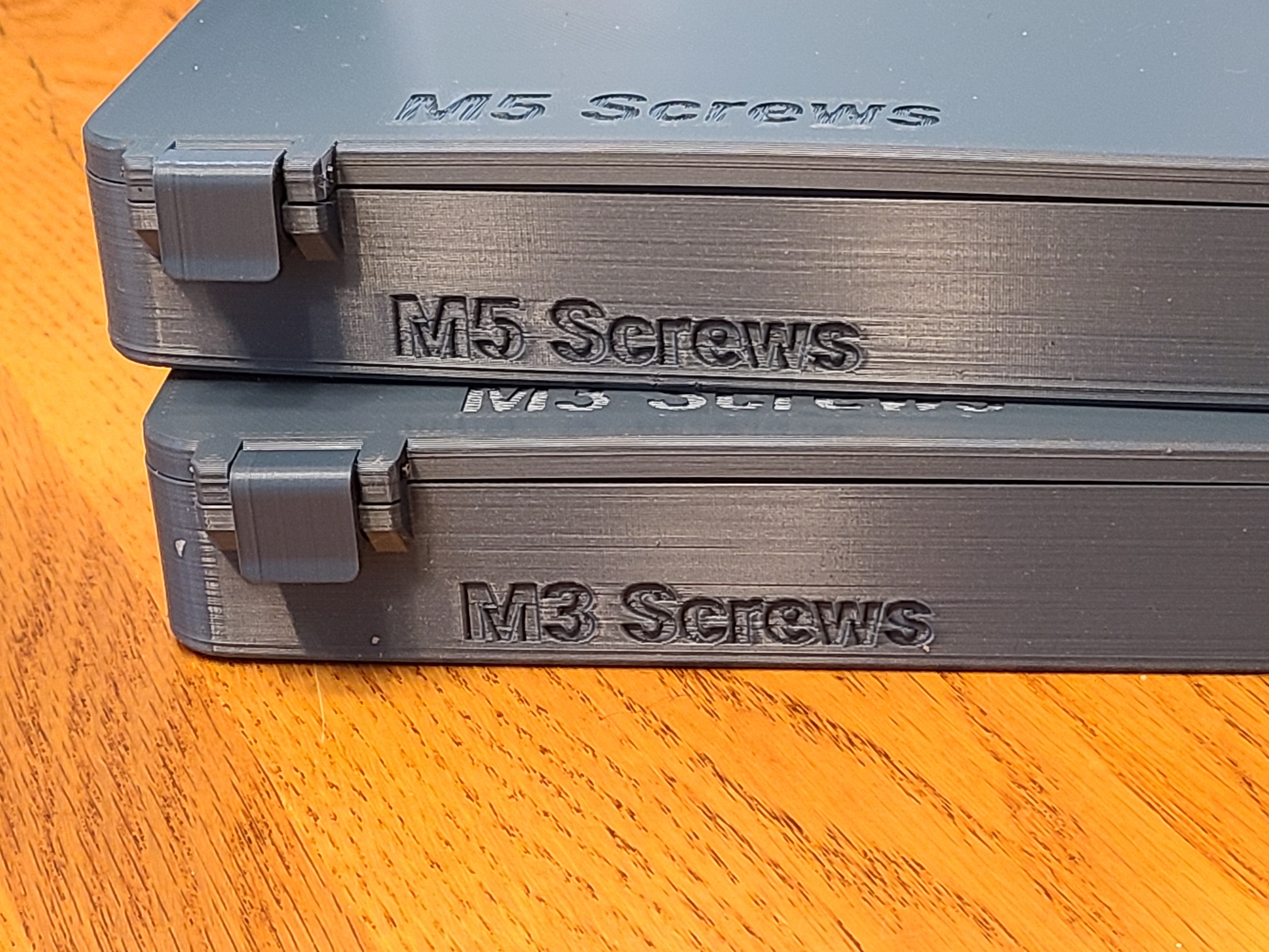 Added front label to Parametric hinged small parts box