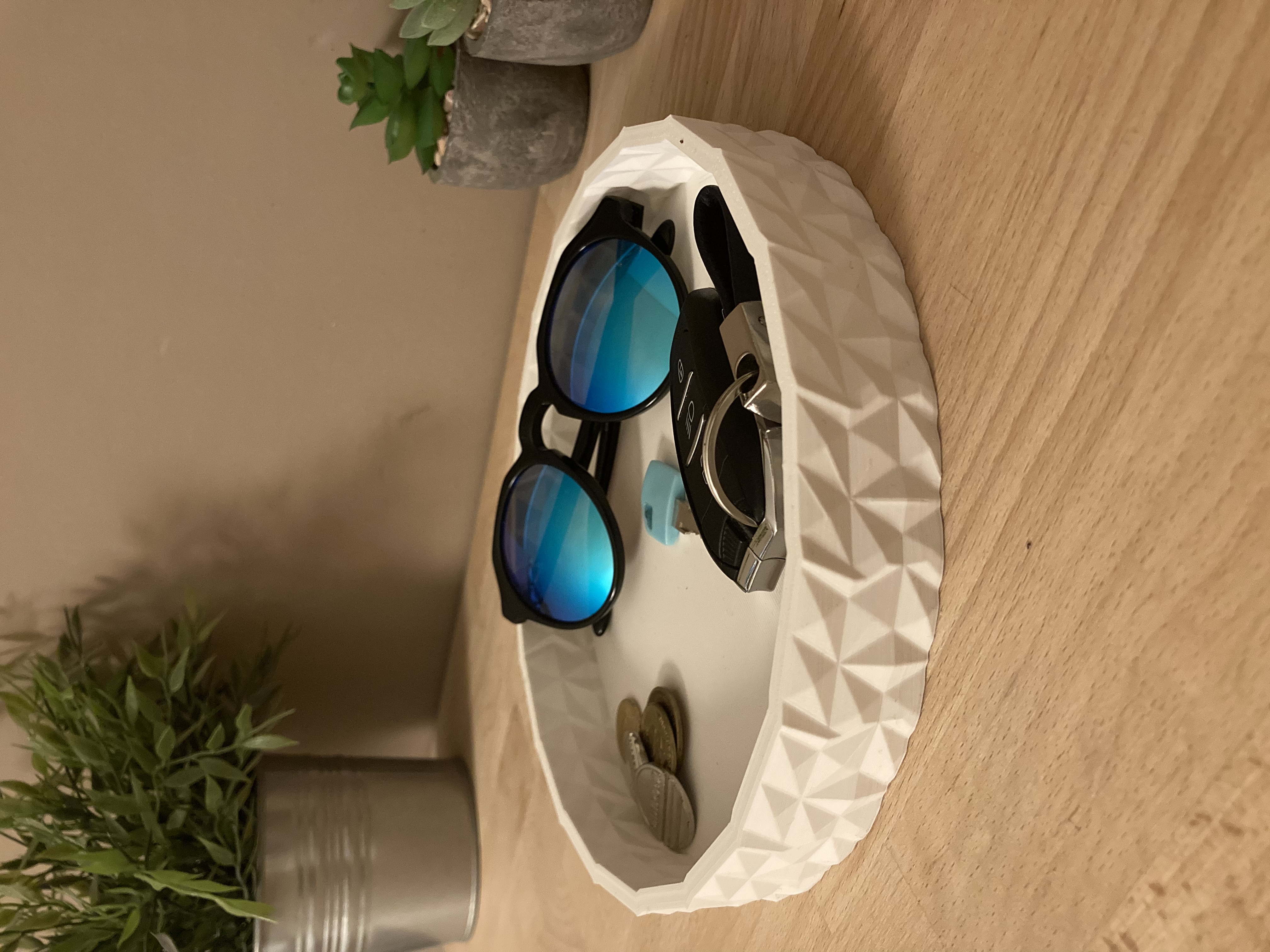 Catch all tray poly 3D model thumbnail