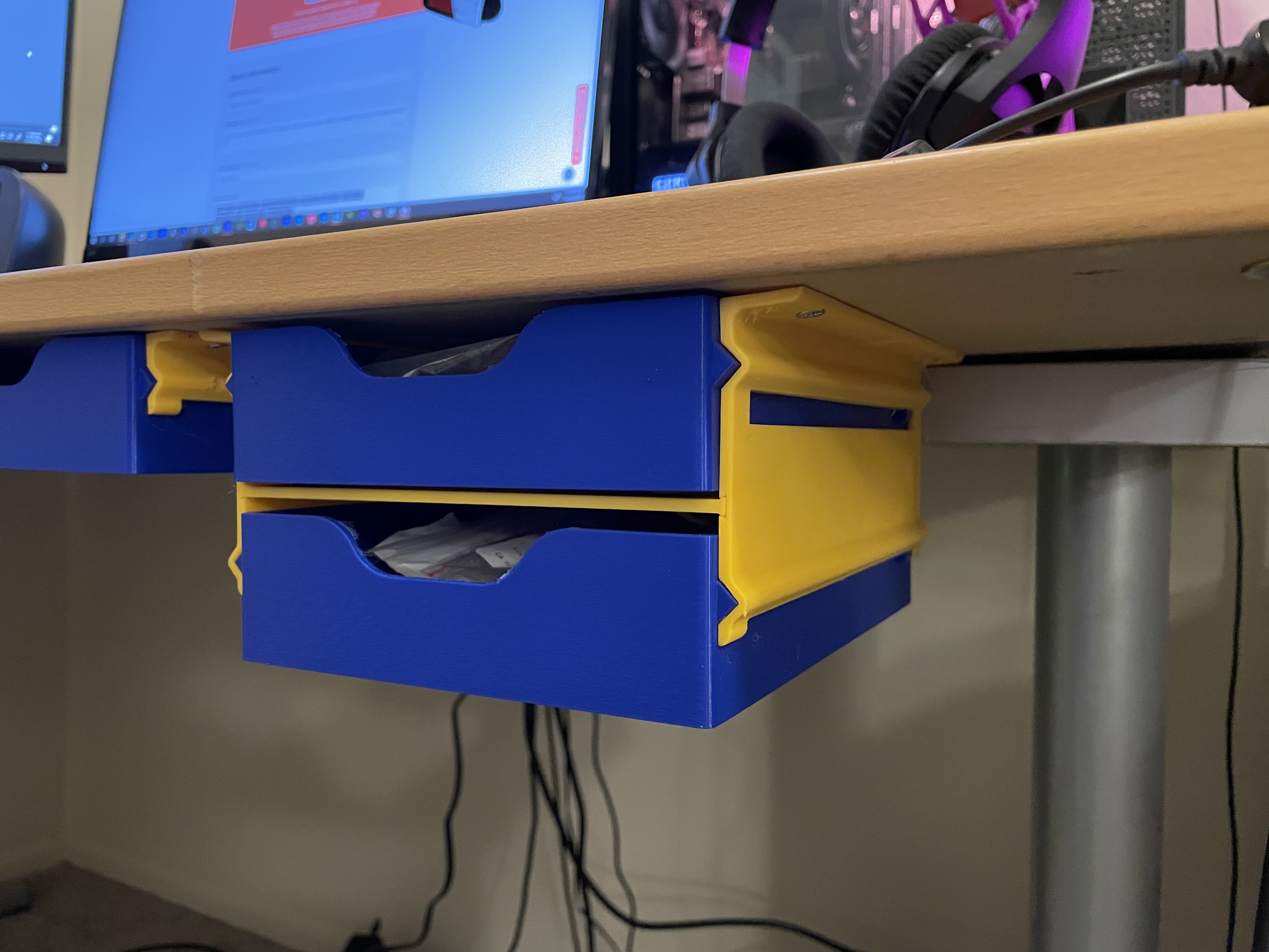 Double Desk Drawers 3D model thumbnail