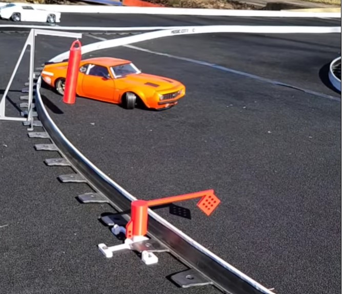 Swinging RC Drift Clip - 1/10