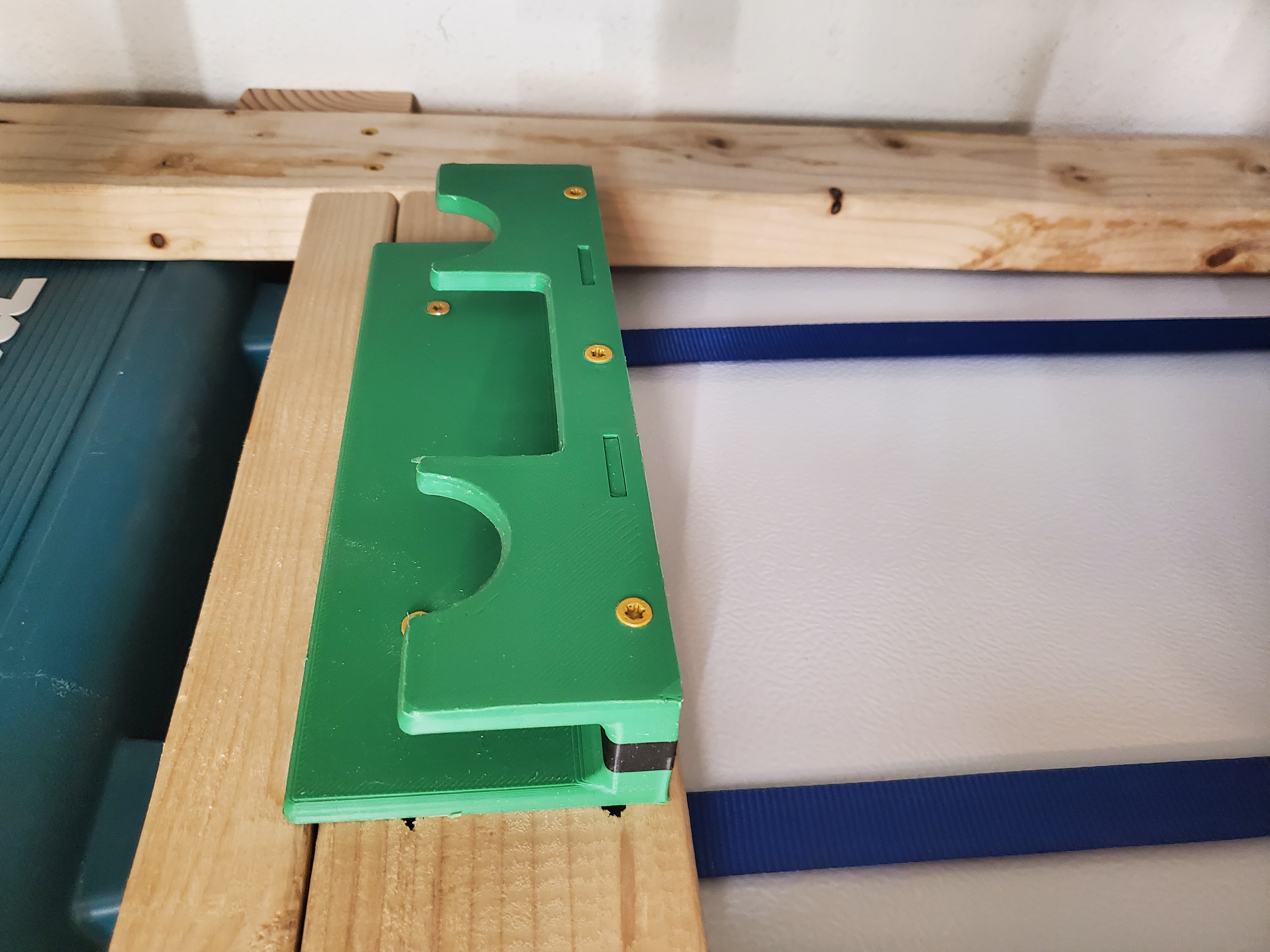 Wall Hanger for Woodpeckers Exact Width Dado