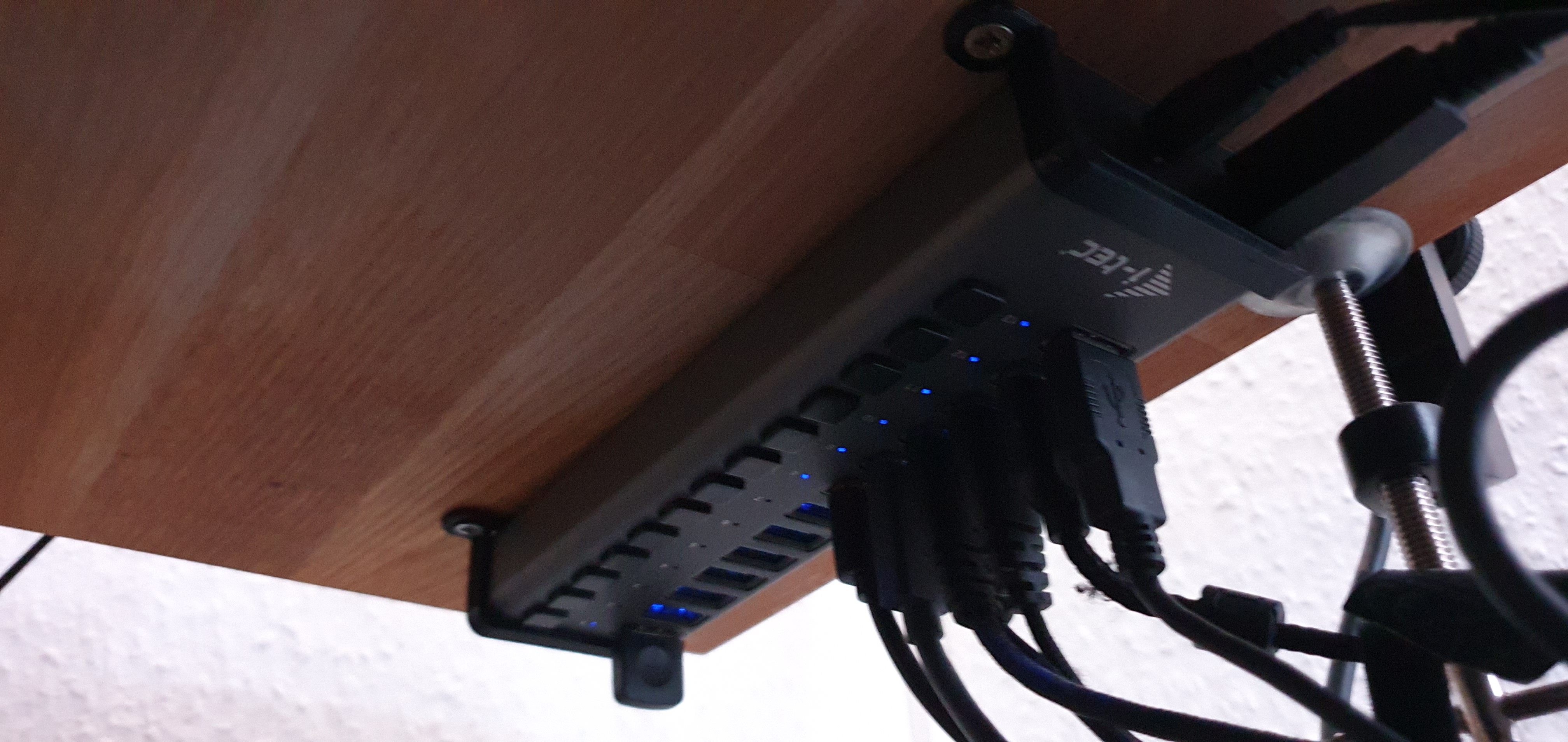 I-Tec USB Hub Adapter