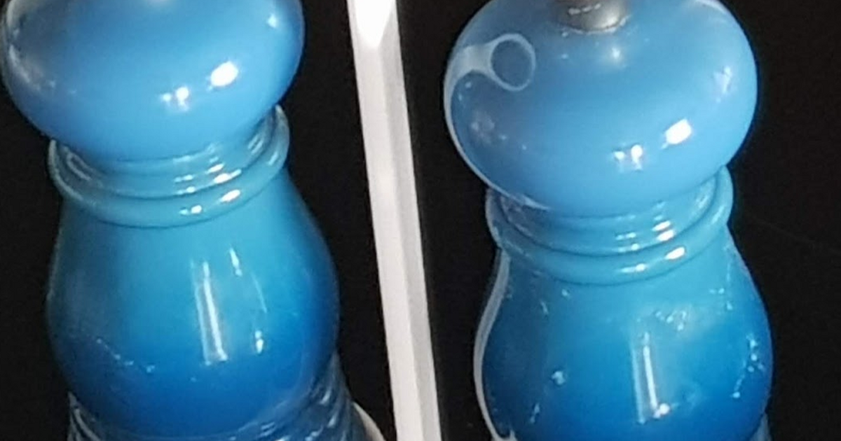 Salt and Pepper Mill Rest by poulanker Download free STL model