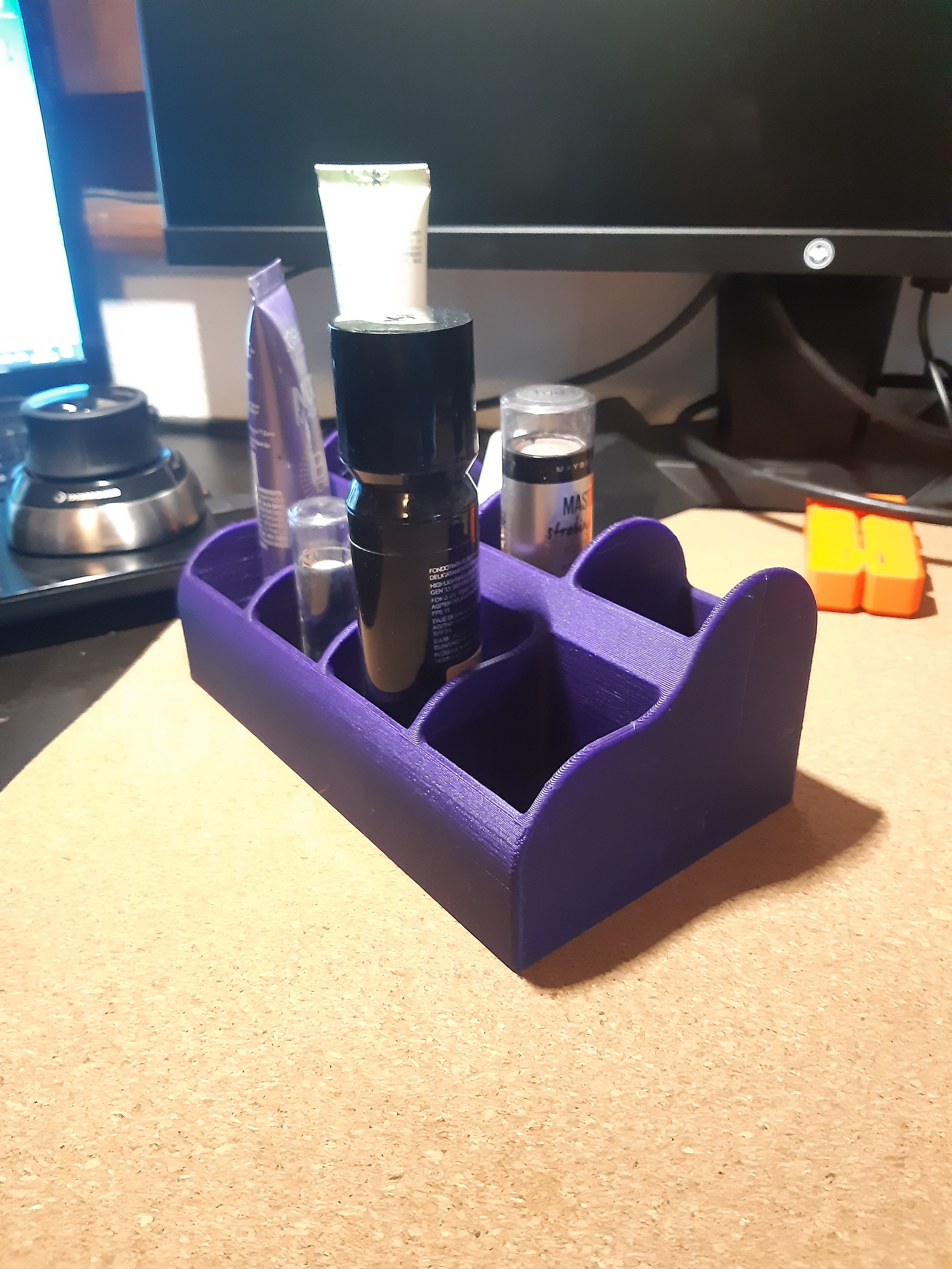 Miniatura 4 do modelo 3D Makeup organizer
