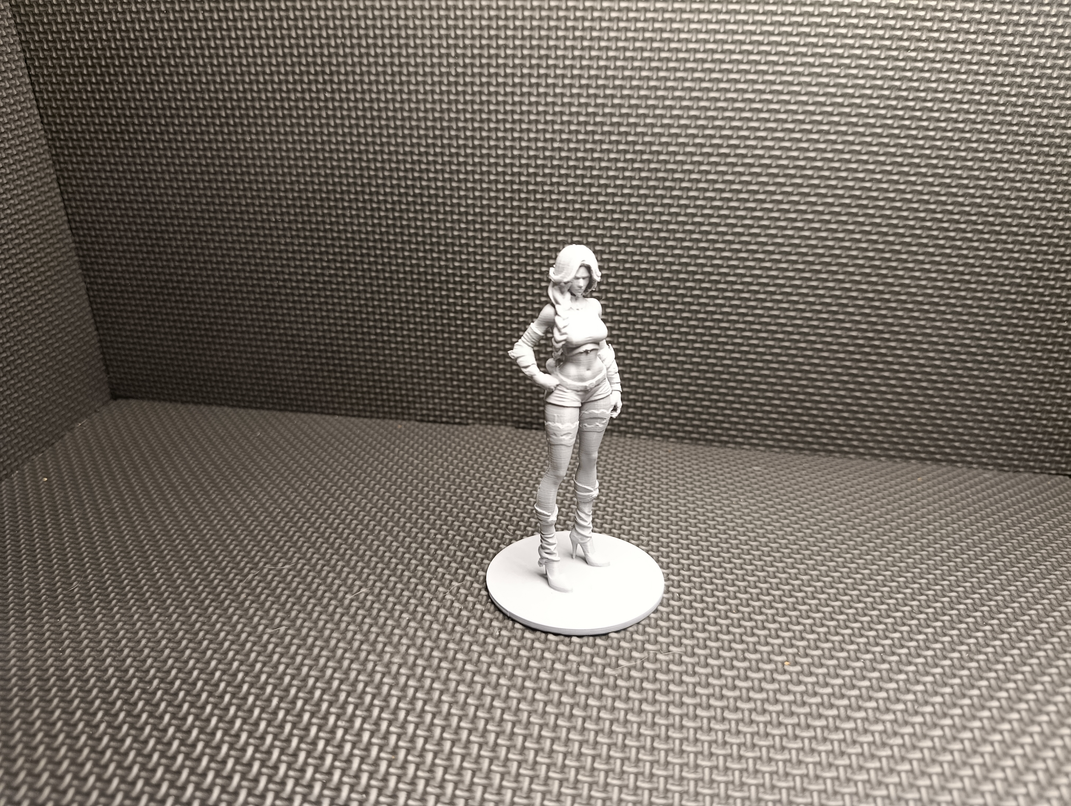 Female Figurine - High Heels, Braid & Shorts — thumbnail 2