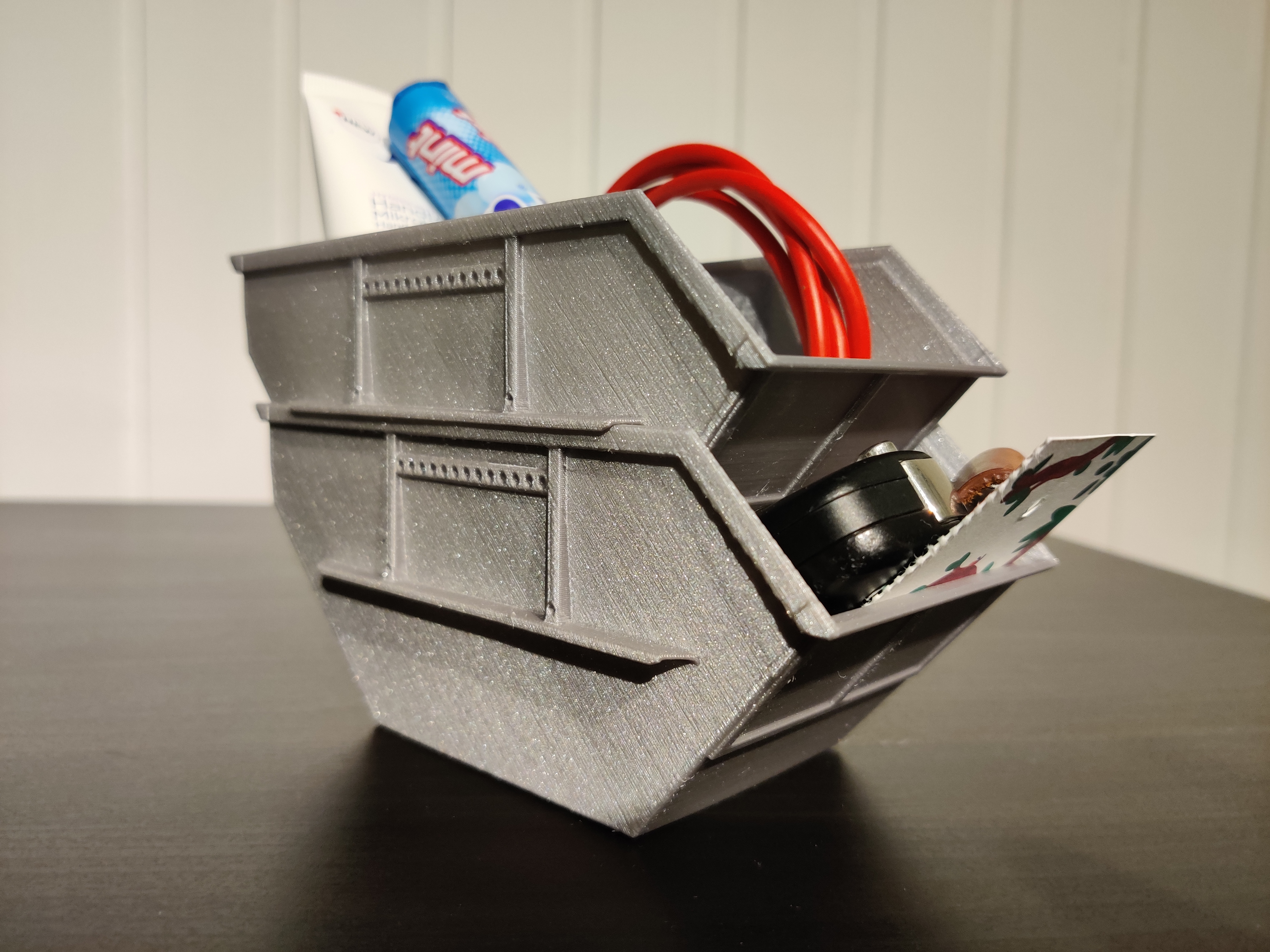stackable container tray