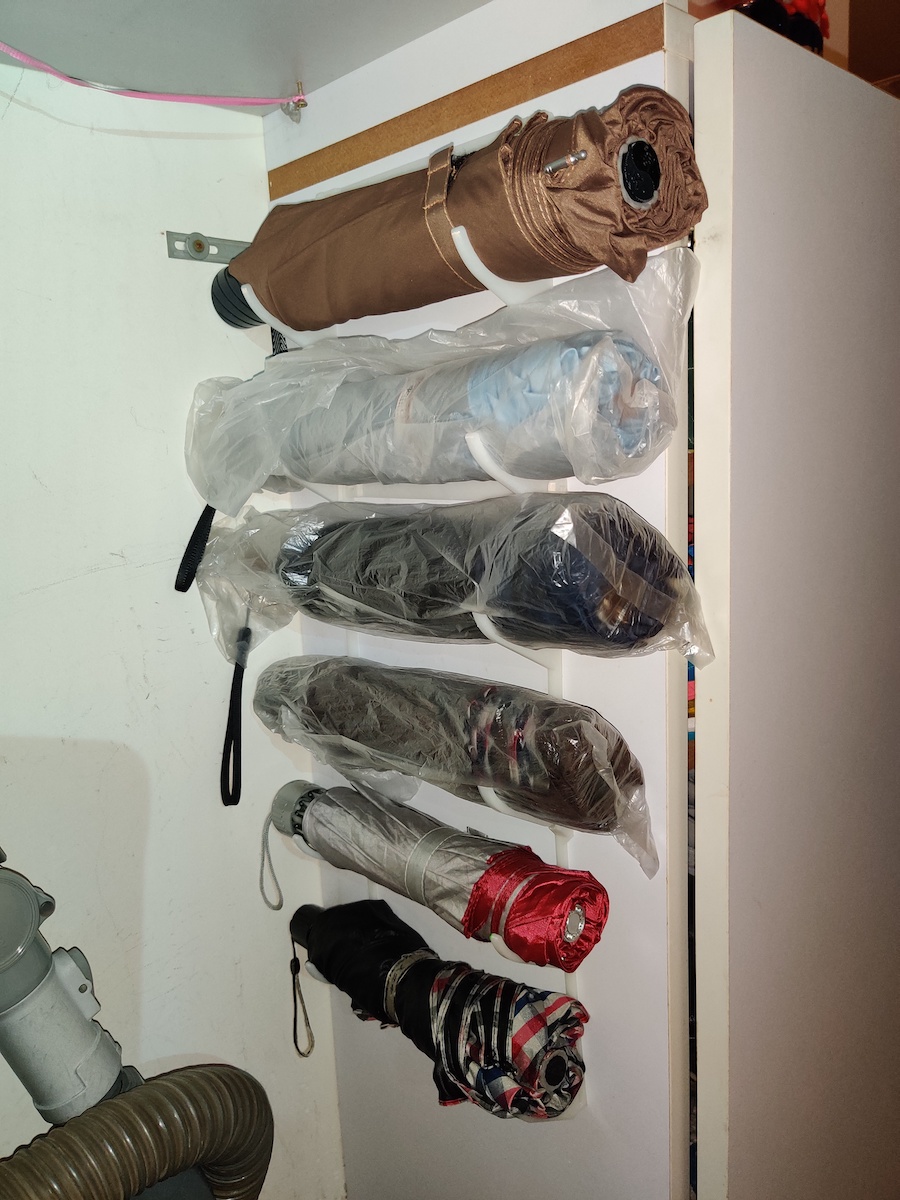 Umbrella Wall Holder, chainable