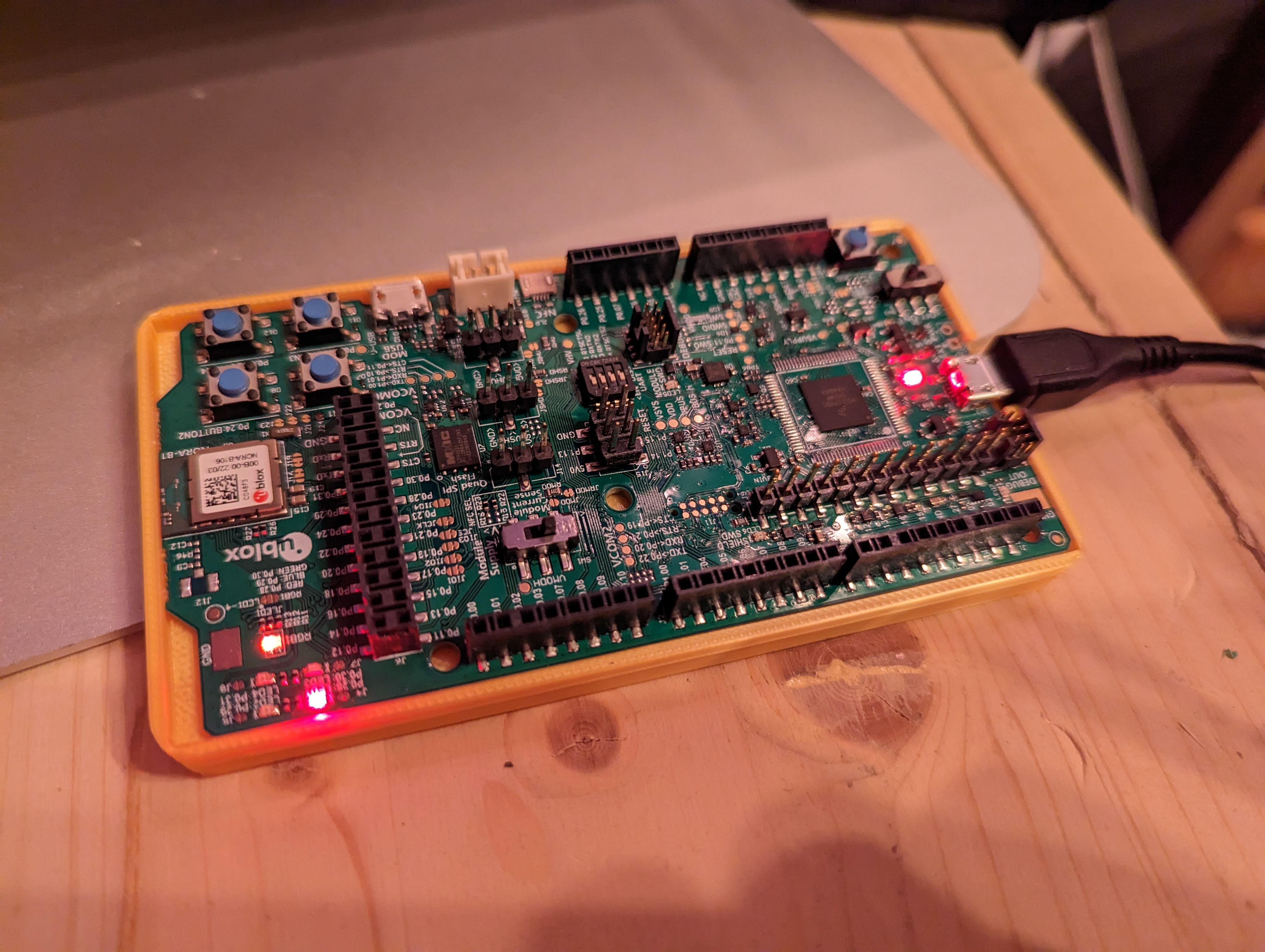 Simple holder for the EVK-NORA-B106.