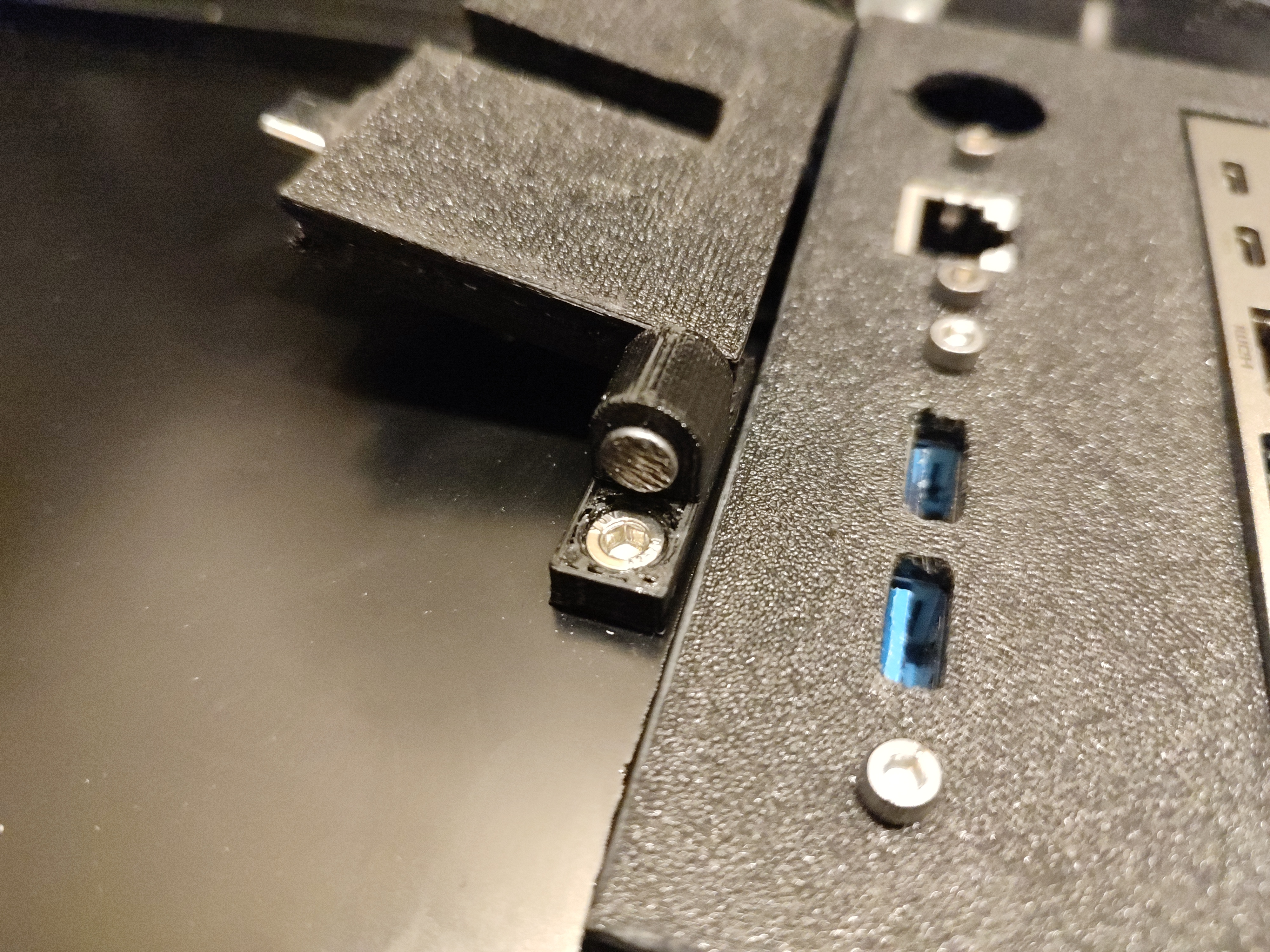 Project Cyberdock: Framework Hinge
