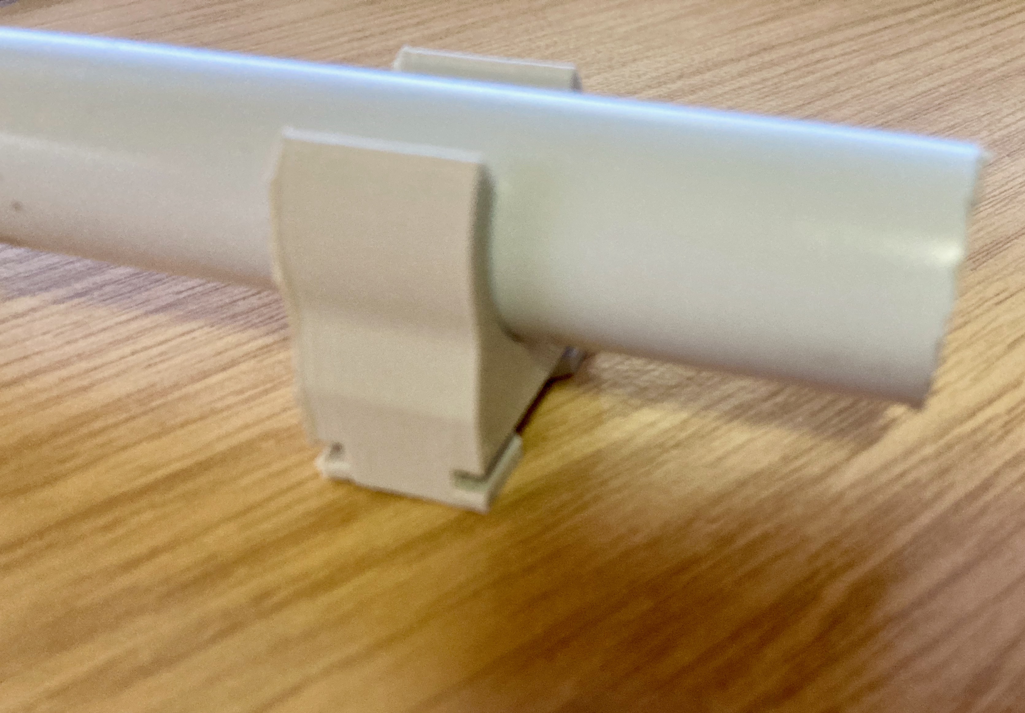 Clamp for cable tubes / Klemmschelle 20mm