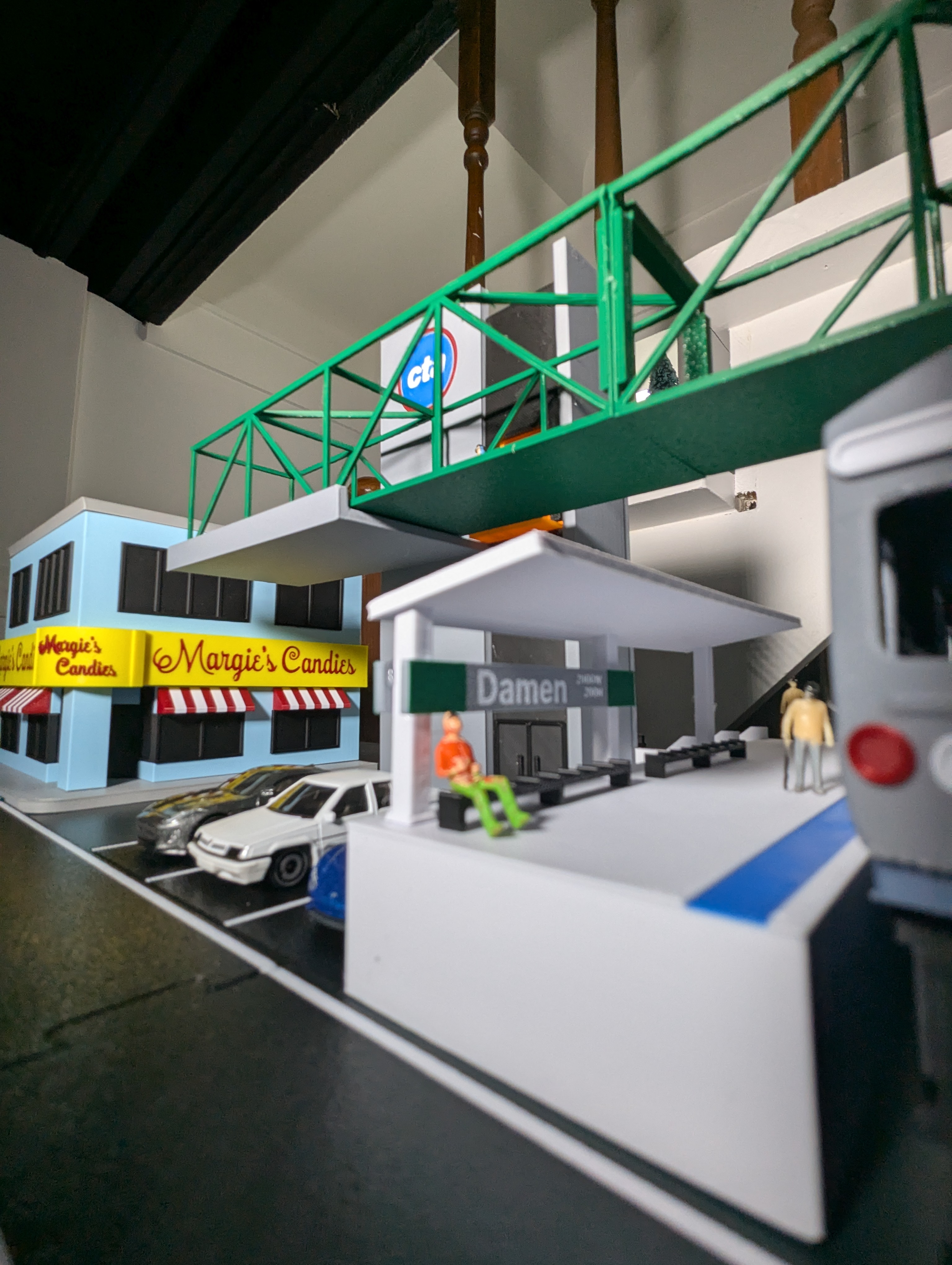 CTA Damen Green Line Station - 1:64 Scale Diorama — thumbnail 10