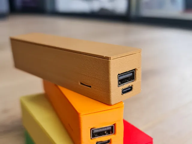 Simple USB 5V/2A Power Bank