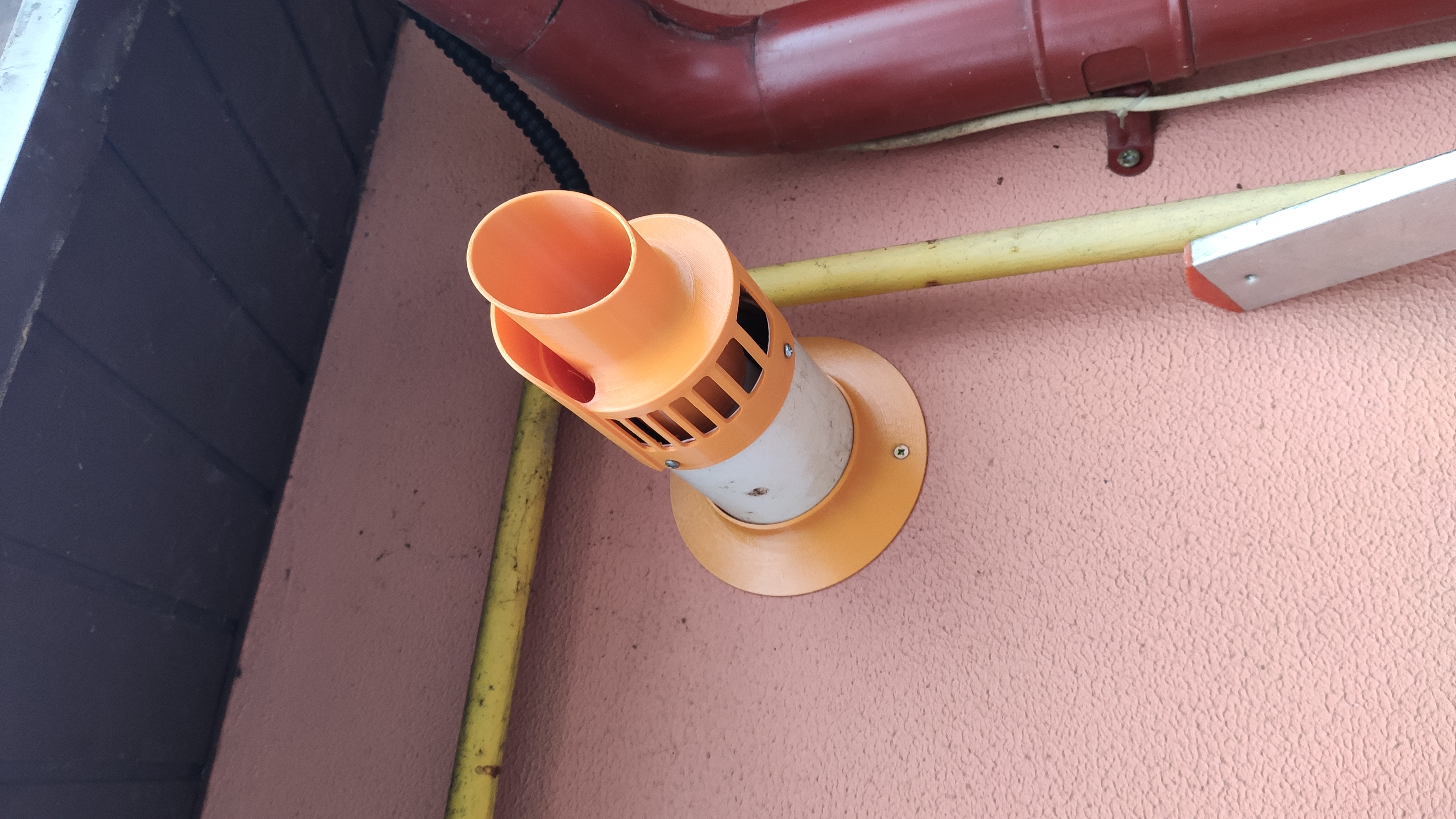 Protection for boiler exhaust pipe 100 mm