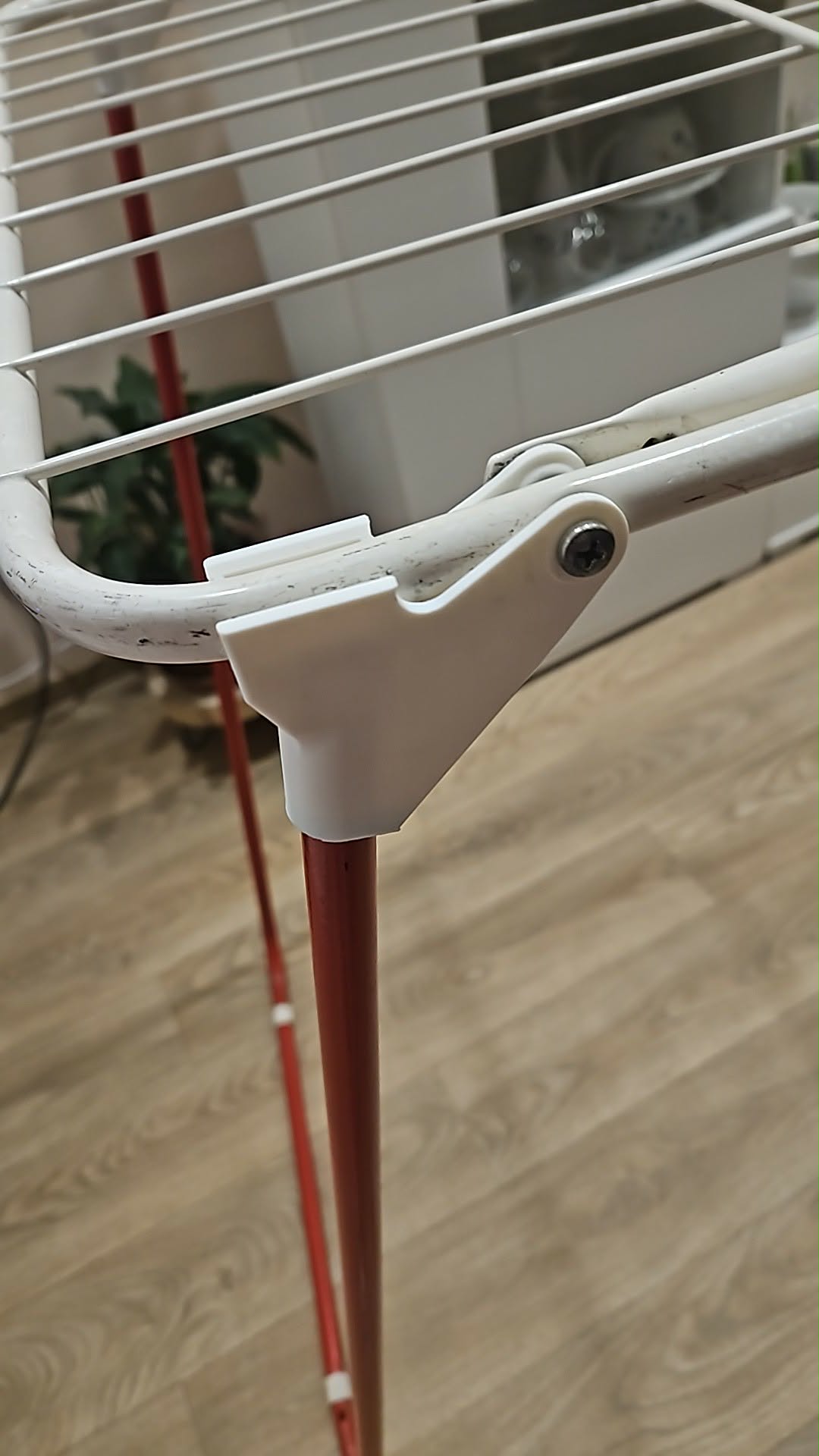 Drying rack joint