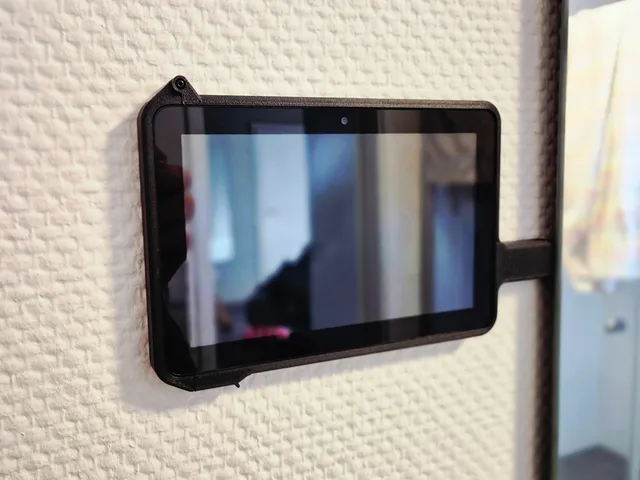 Amazon Fire 7 (2022/2024) Wall Mount with Quick Access