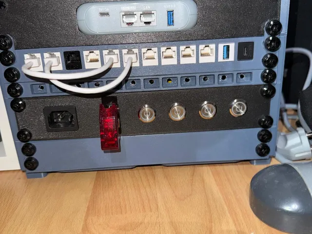 10" Serverrack Power panel