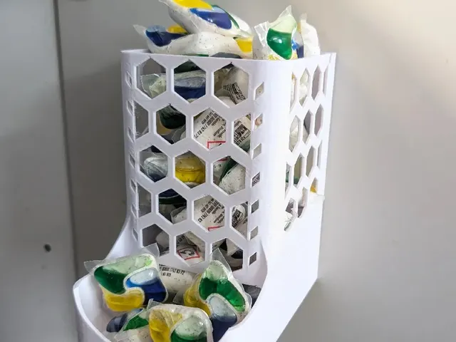 Material saving dishwasher tablet dispenser