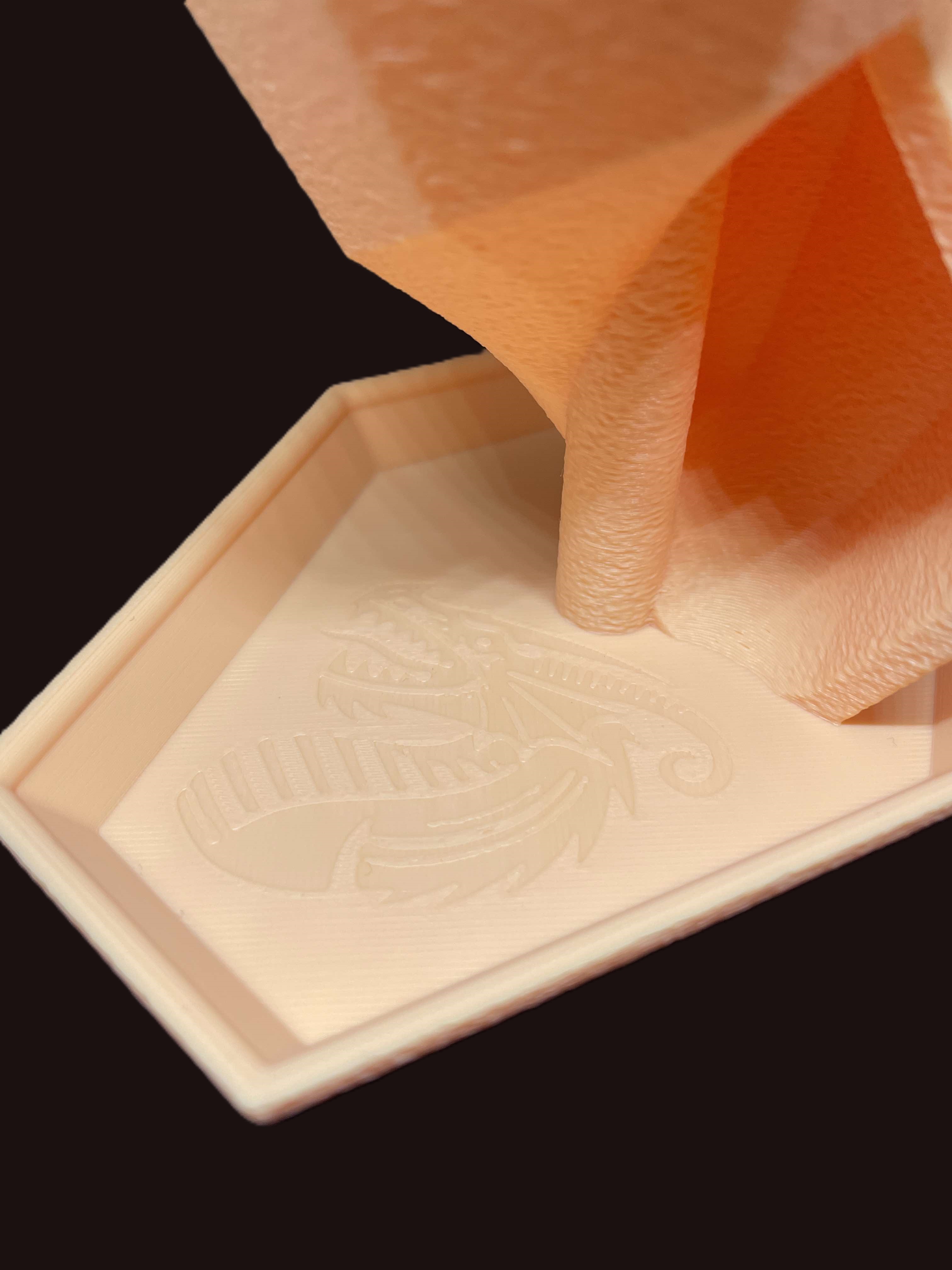 Miniatura 4 do modelo 3D Spiral Shell Dice Tower