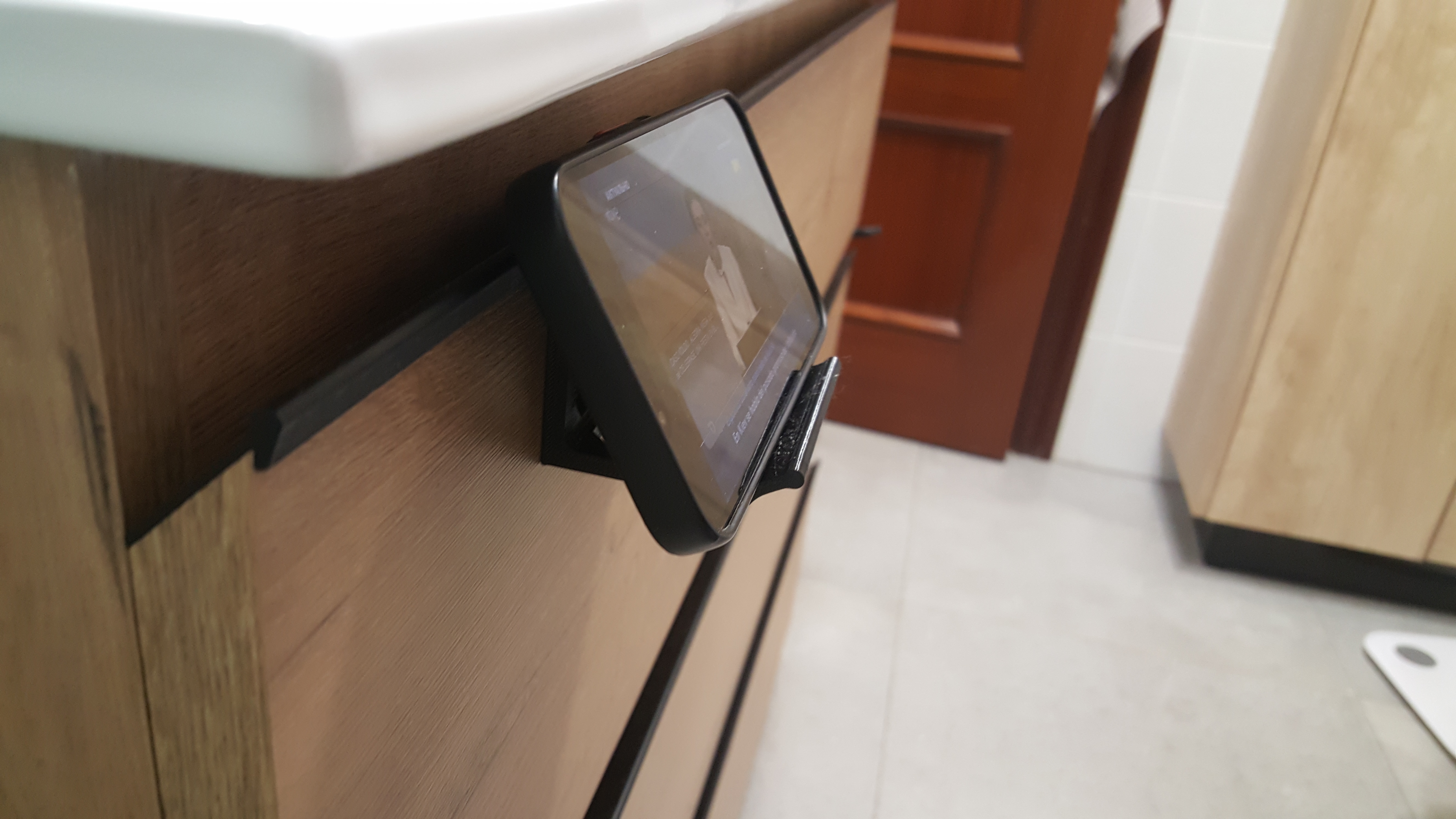 French cleat smartphone support